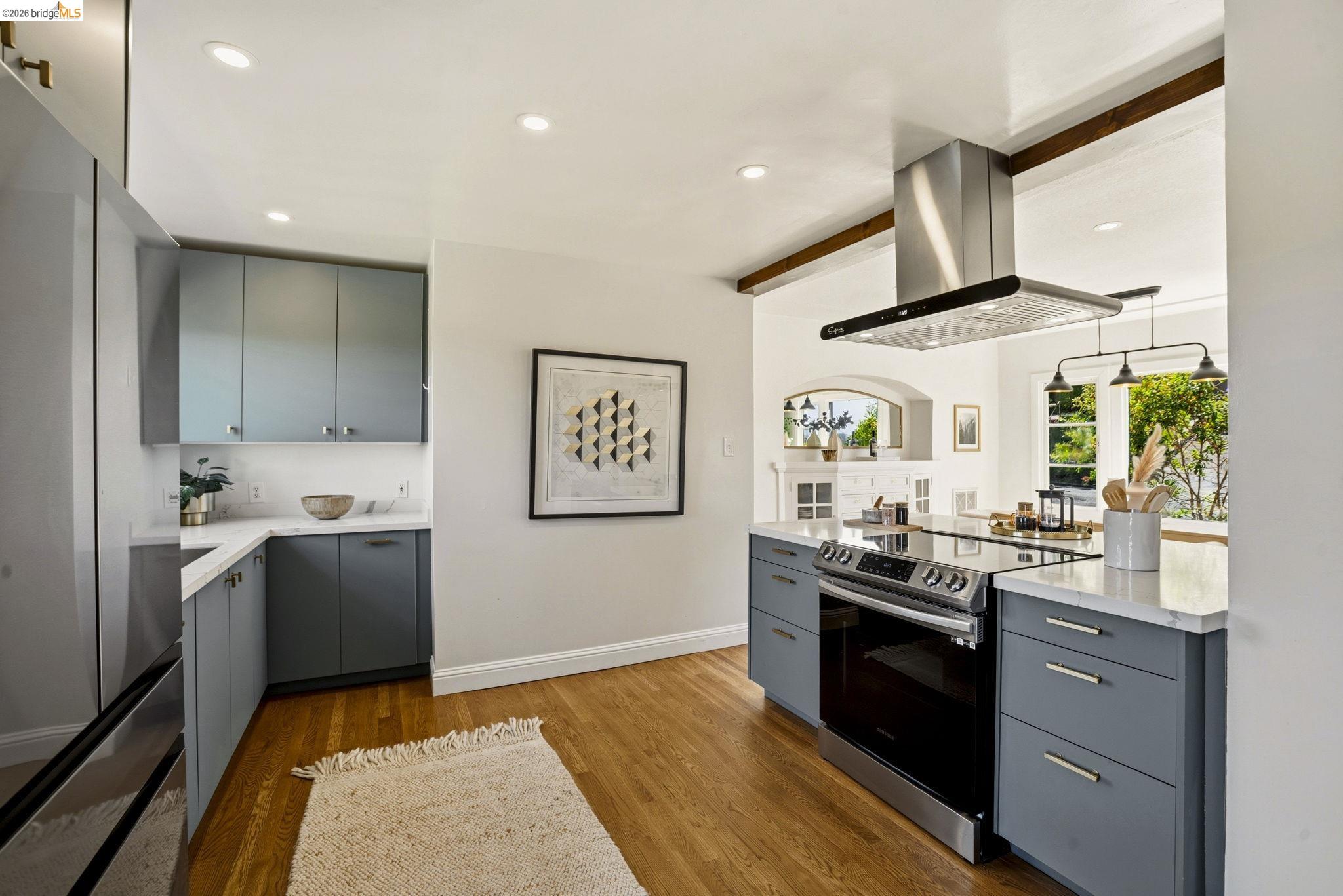 Detail Gallery Image 18 of 54 For 700 Calmar Ave., Oakland,  CA 94610 - 4 Beds | 3 Baths