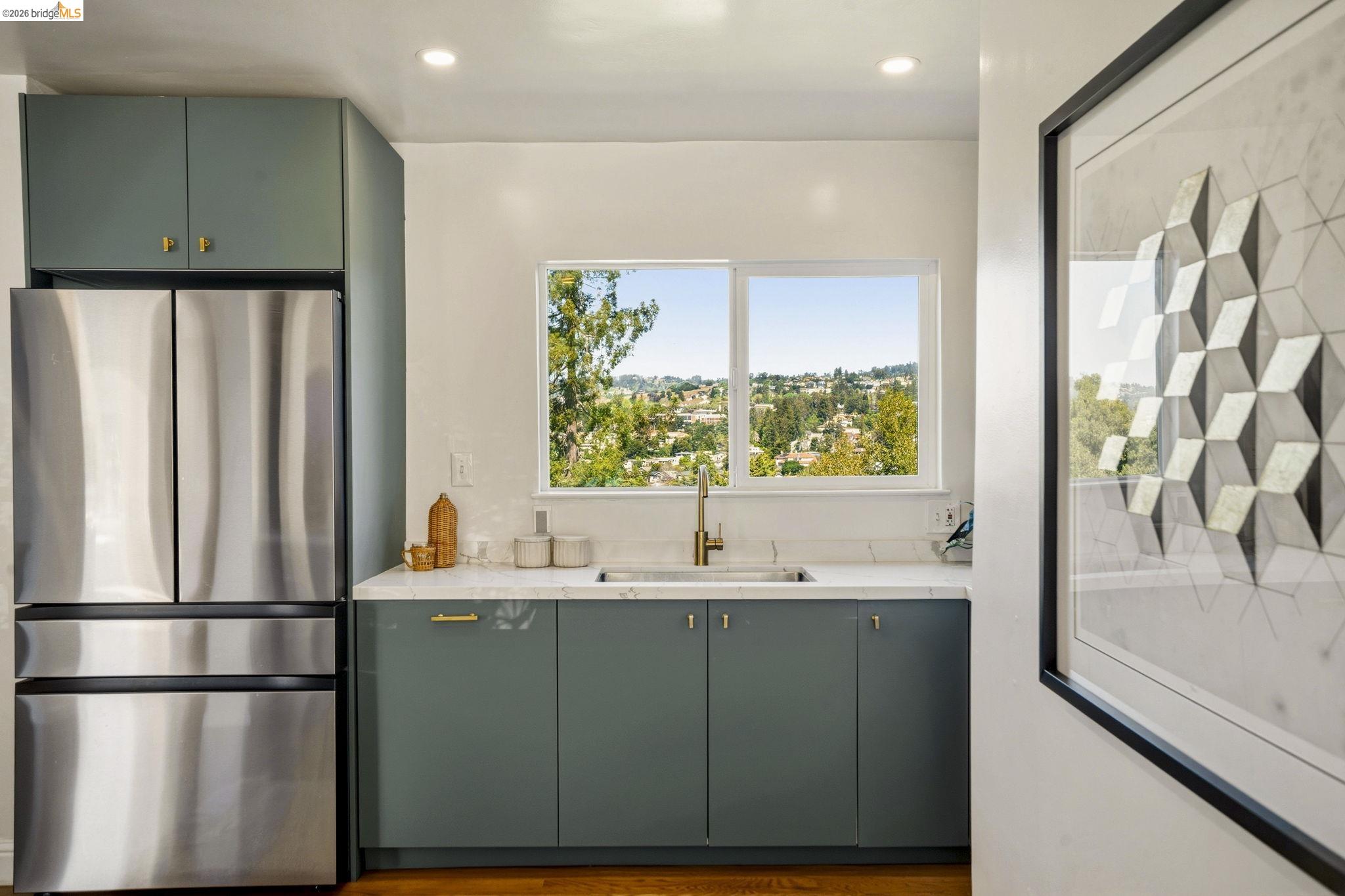 Detail Gallery Image 21 of 54 For 700 Calmar Ave., Oakland,  CA 94610 - 4 Beds | 3 Baths