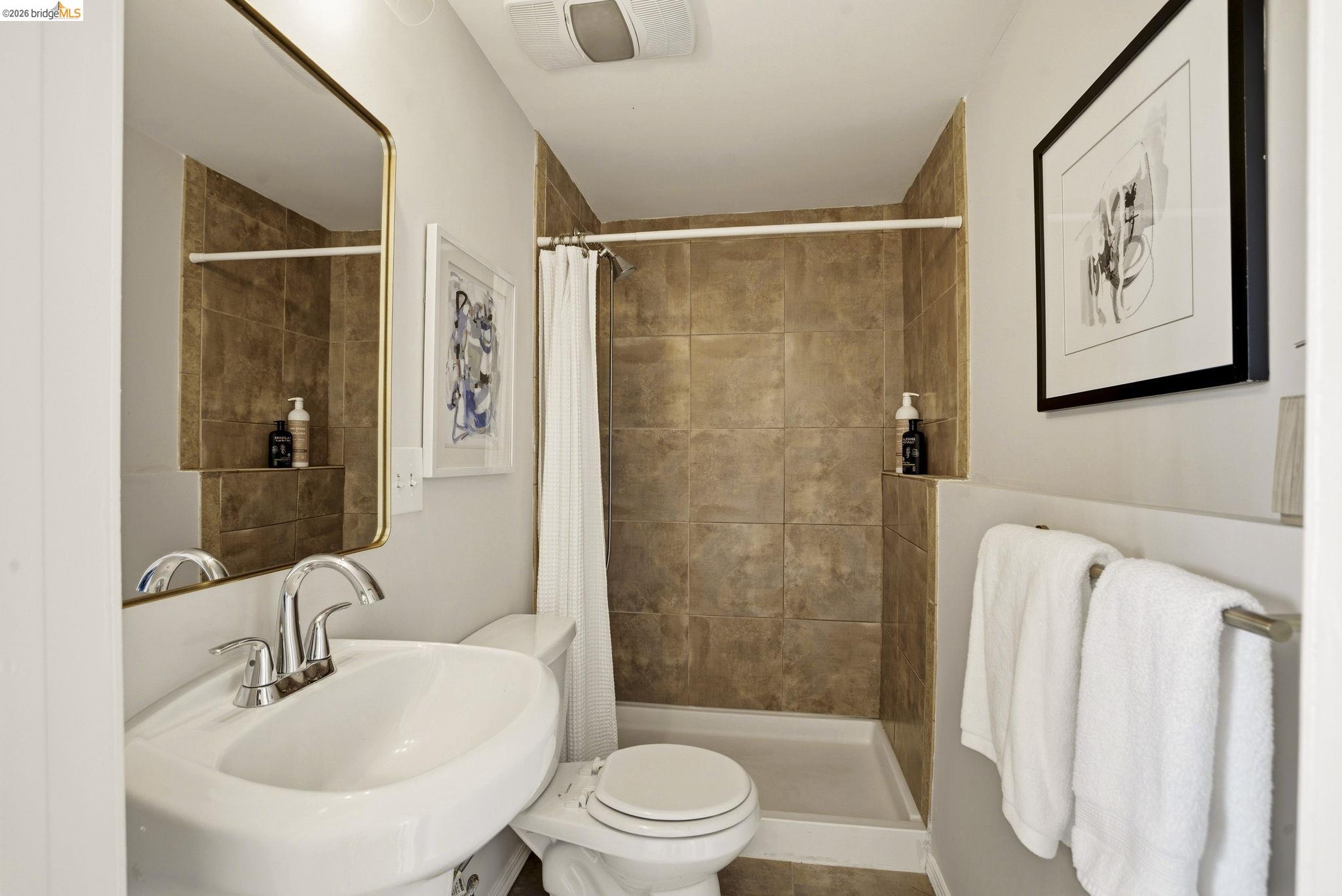 Detail Gallery Image 40 of 54 For 700 Calmar Ave., Oakland,  CA 94610 - 4 Beds | 3 Baths