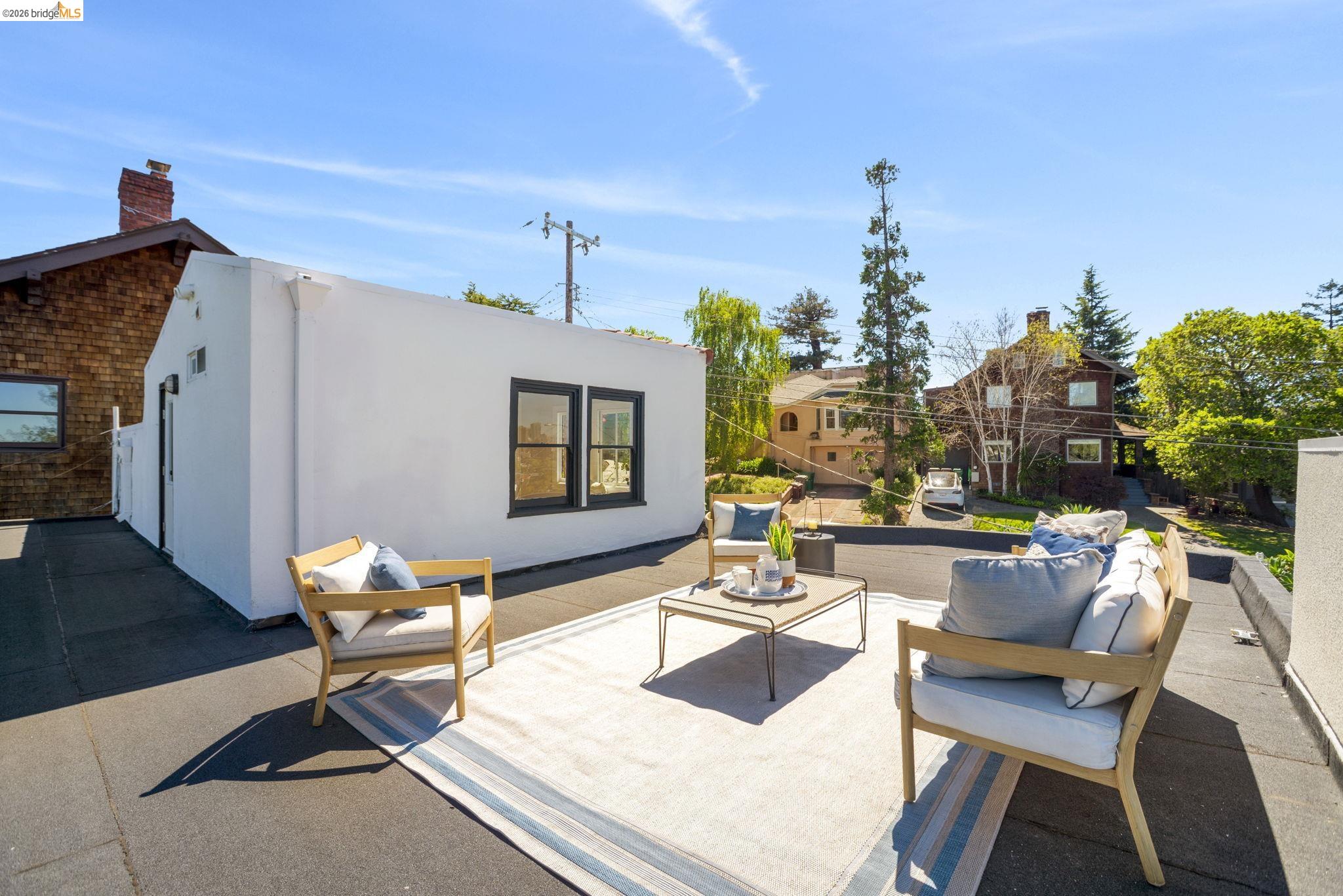 Detail Gallery Image 42 of 54 For 700 Calmar Ave., Oakland,  CA 94610 - 4 Beds | 3 Baths