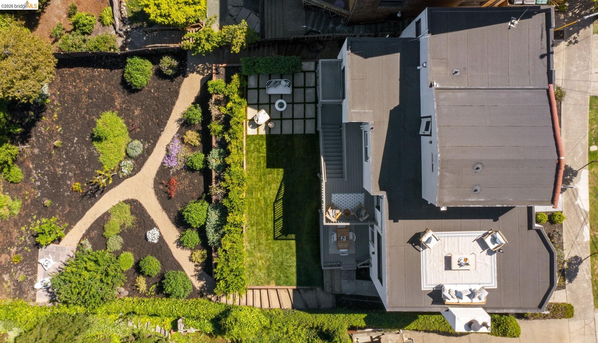 Detail Gallery Image 52 of 54 For 700 Calmar Ave., Oakland,  CA 94610 - 4 Beds | 3 Baths