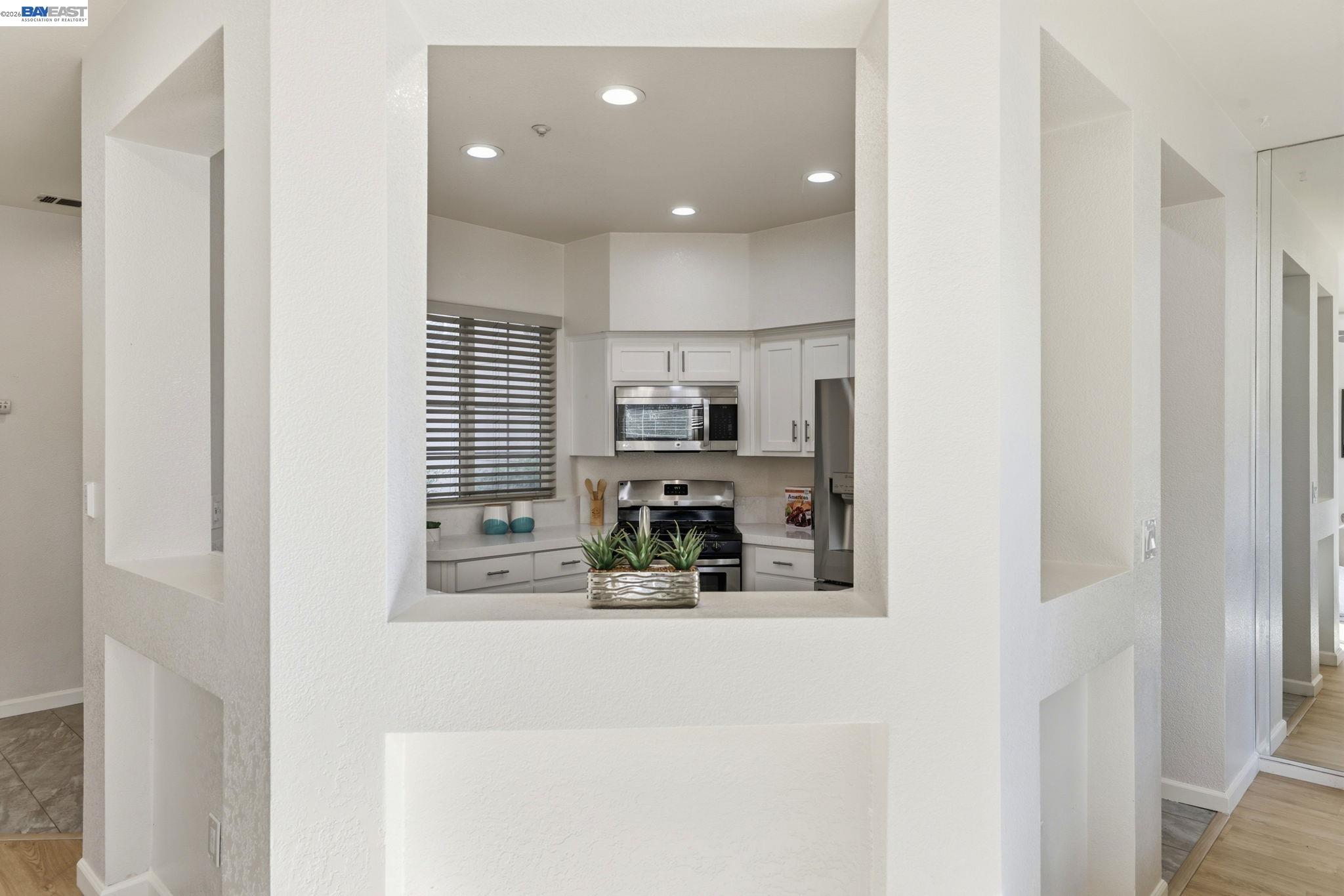 Detail Gallery Image 13 of 34 For 7318 Bower Ln, Dublin,  CA 94568 - 3 Beds | 2/1 Baths