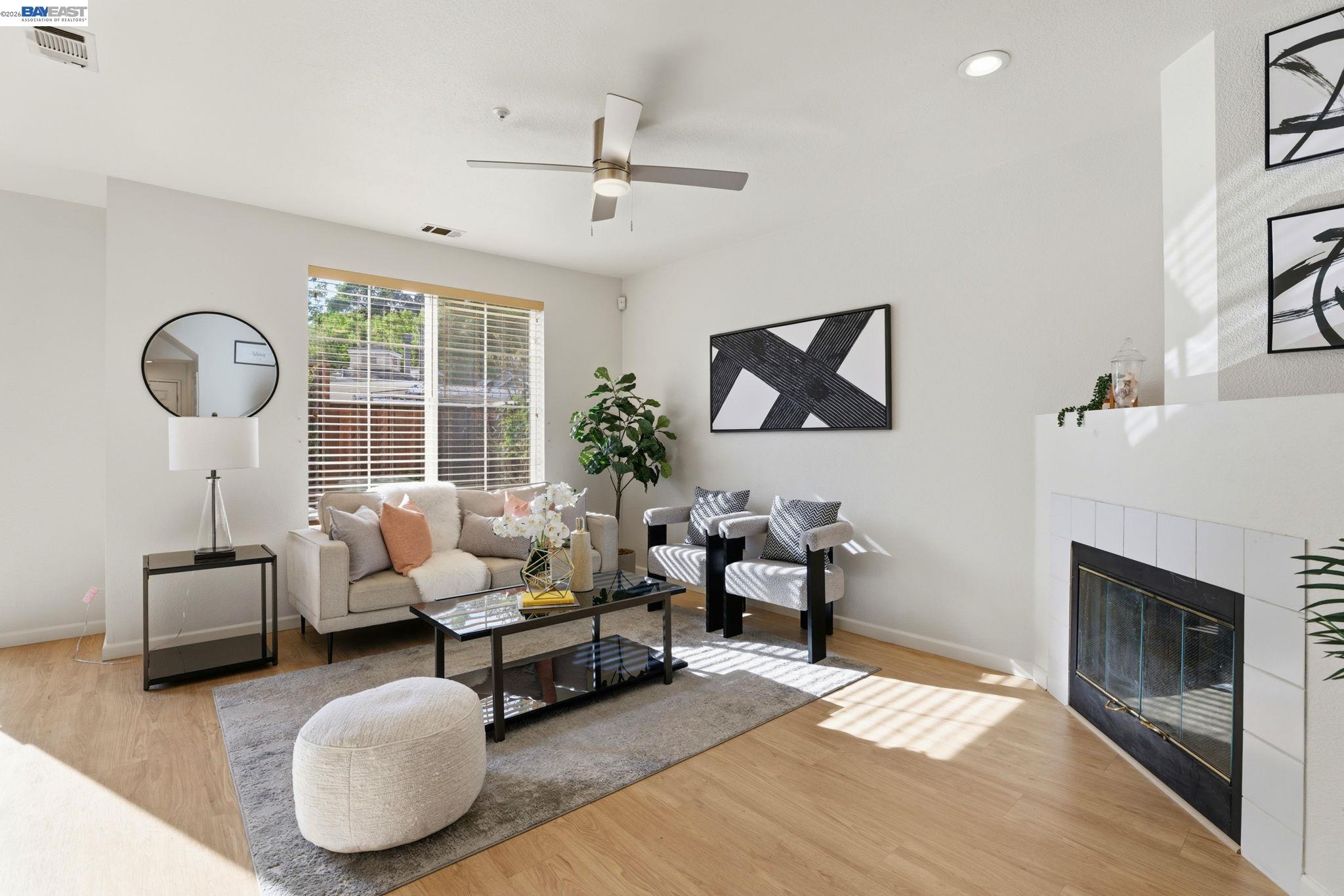 Detail Gallery Image 4 of 34 For 7318 Bower Ln, Dublin,  CA 94568 - 3 Beds | 2/1 Baths