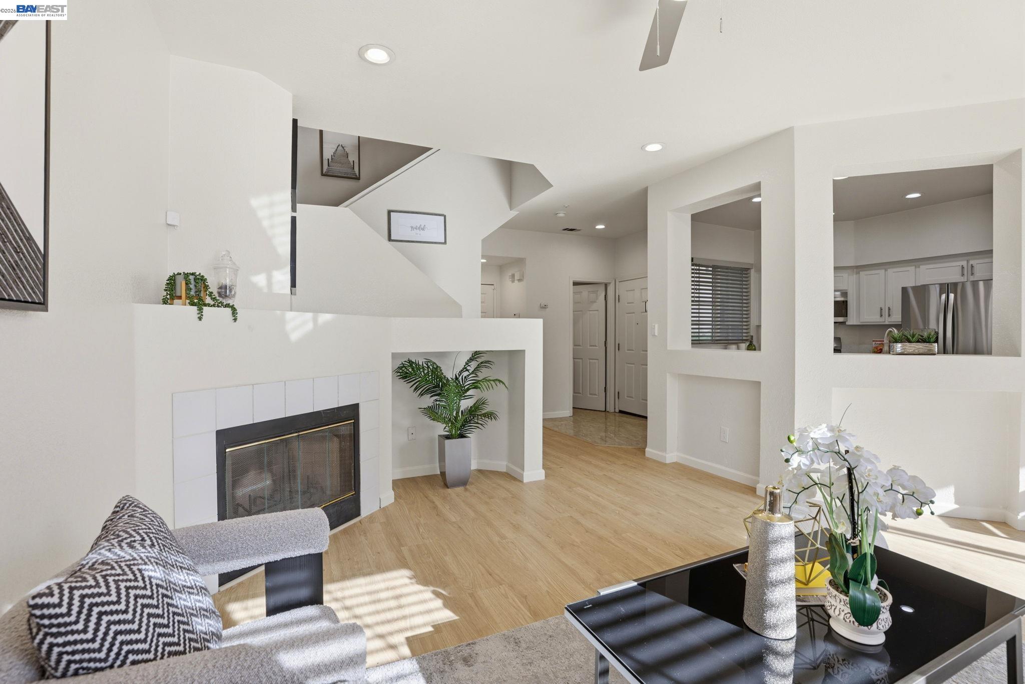 Detail Gallery Image 6 of 34 For 7318 Bower Ln, Dublin,  CA 94568 - 3 Beds | 2/1 Baths