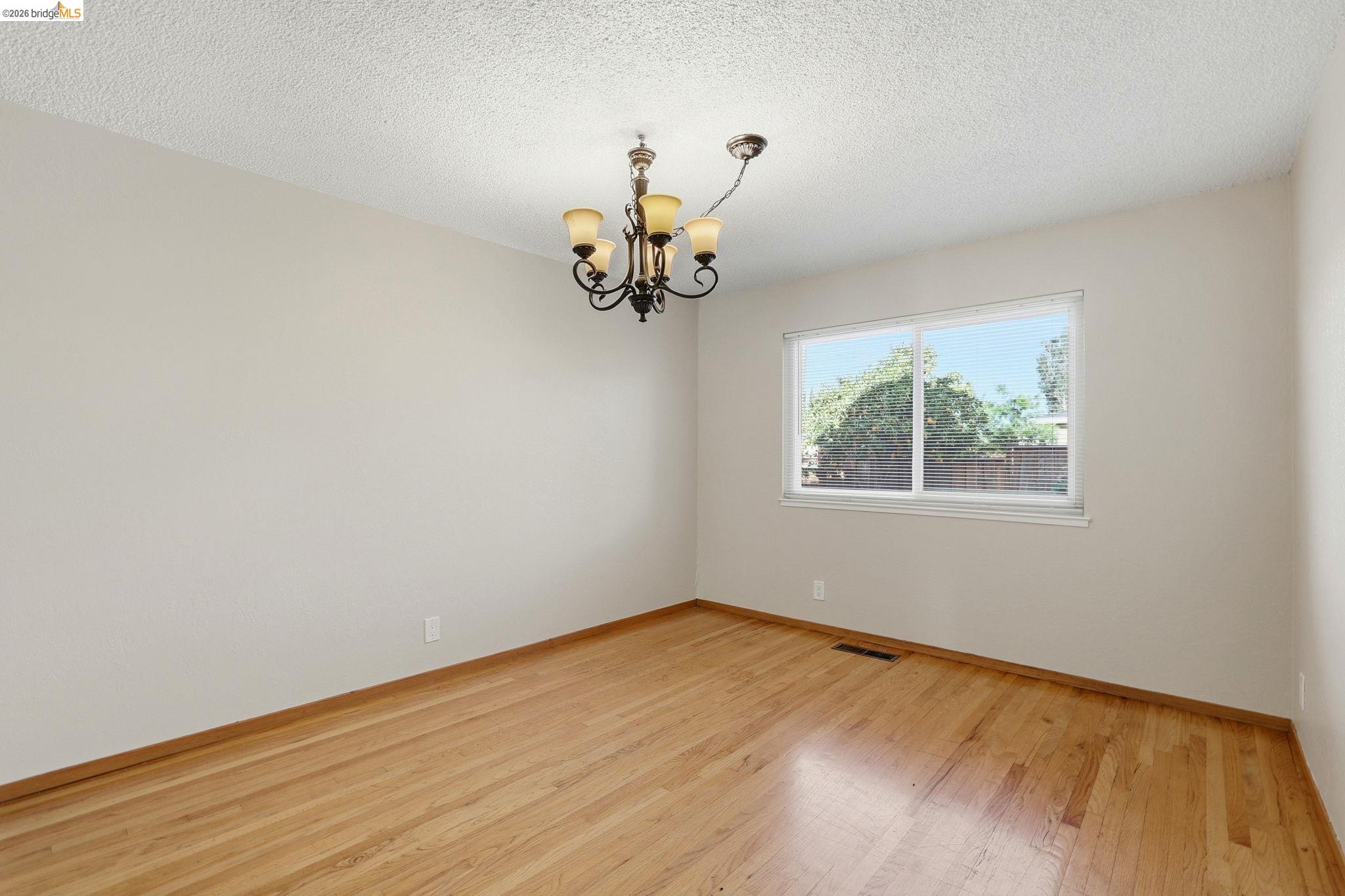 Detail Gallery Image 16 of 54 For 518 Churchill Park Dr, San Jose,  CA 95136 - 5 Beds | 3 Baths