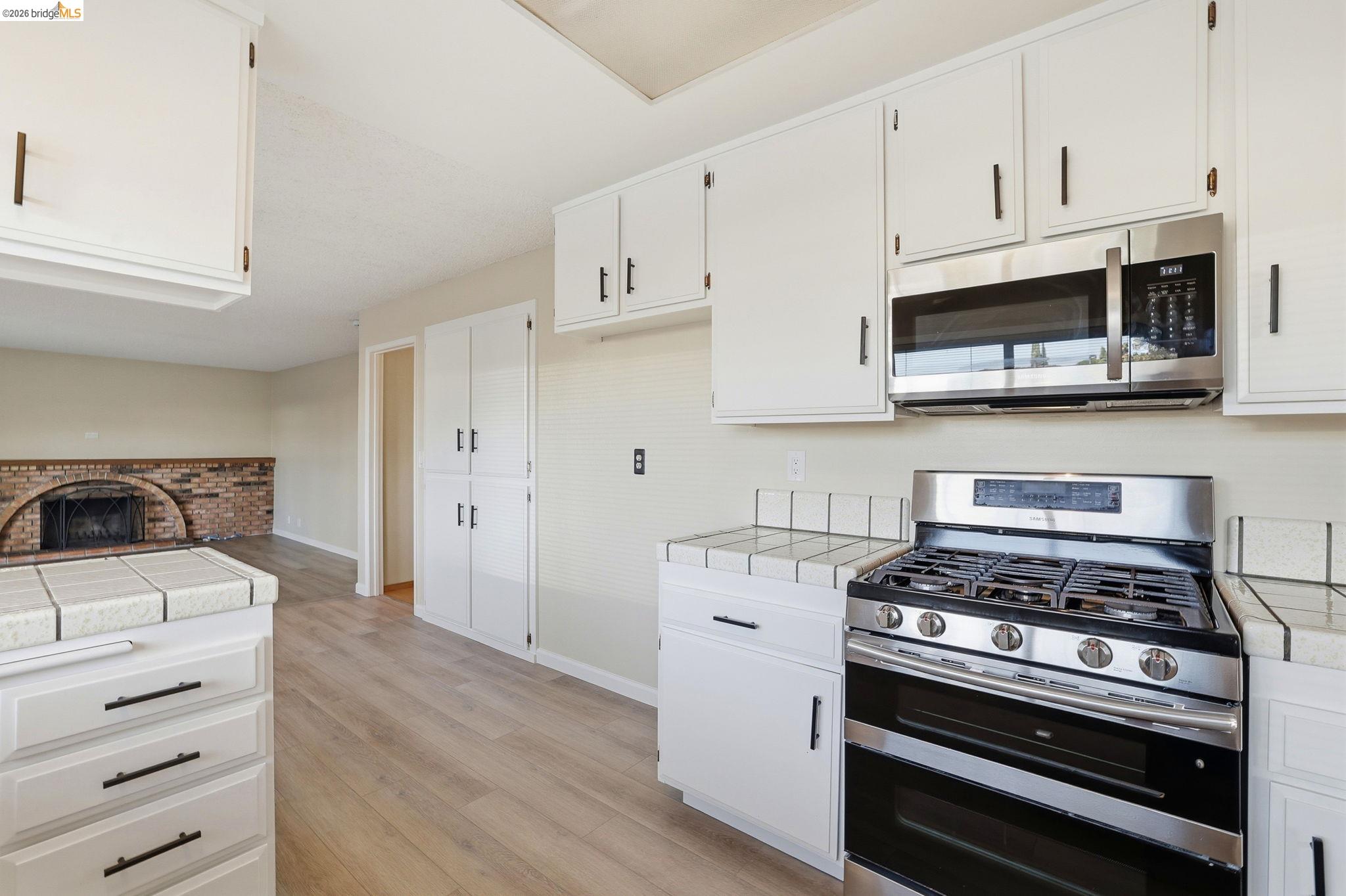 Detail Gallery Image 5 of 54 For 518 Churchill Park Dr, San Jose,  CA 95136 - 5 Beds | 3 Baths