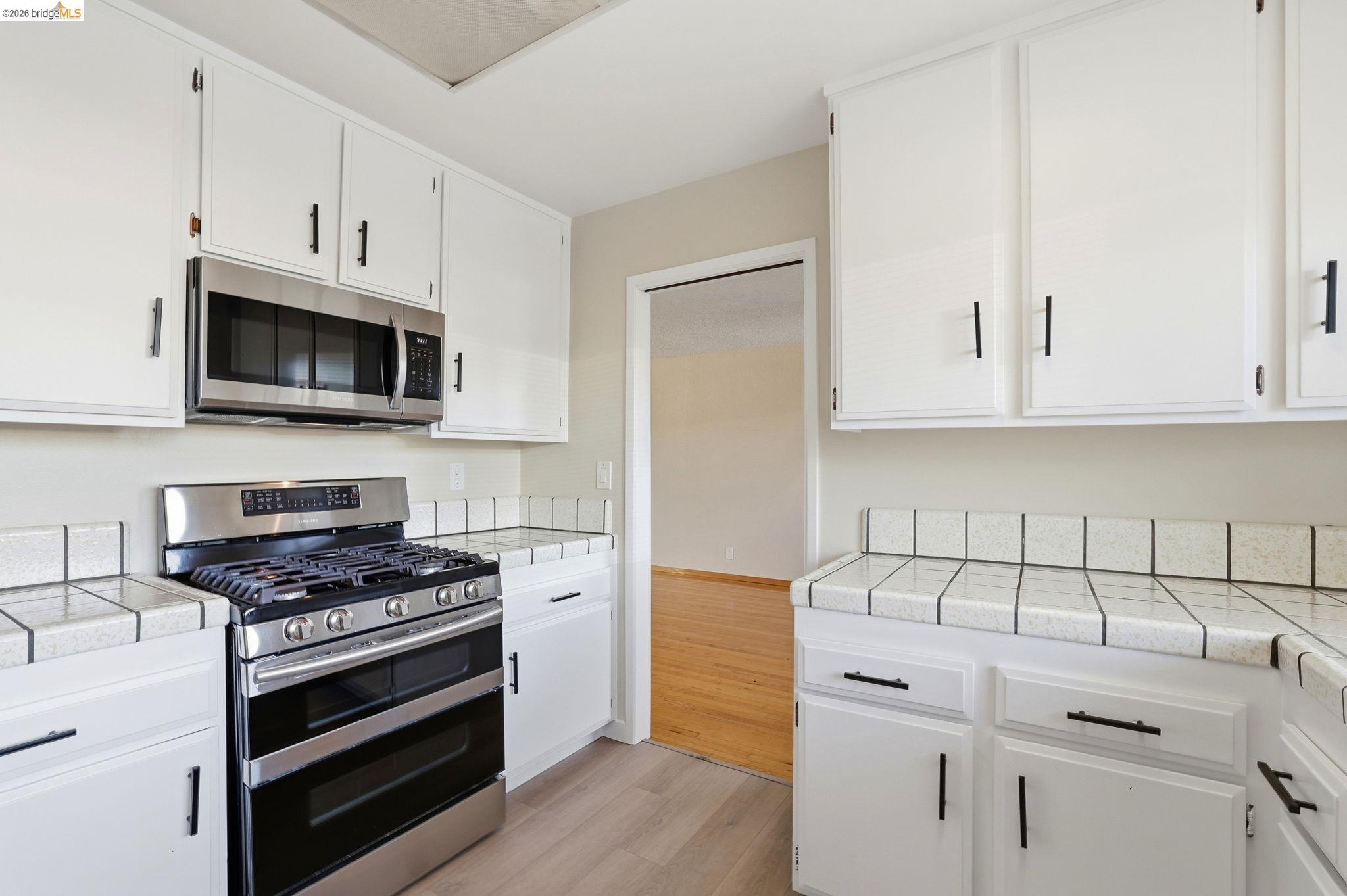 Detail Gallery Image 6 of 54 For 518 Churchill Park Dr, San Jose,  CA 95136 - 5 Beds | 3 Baths