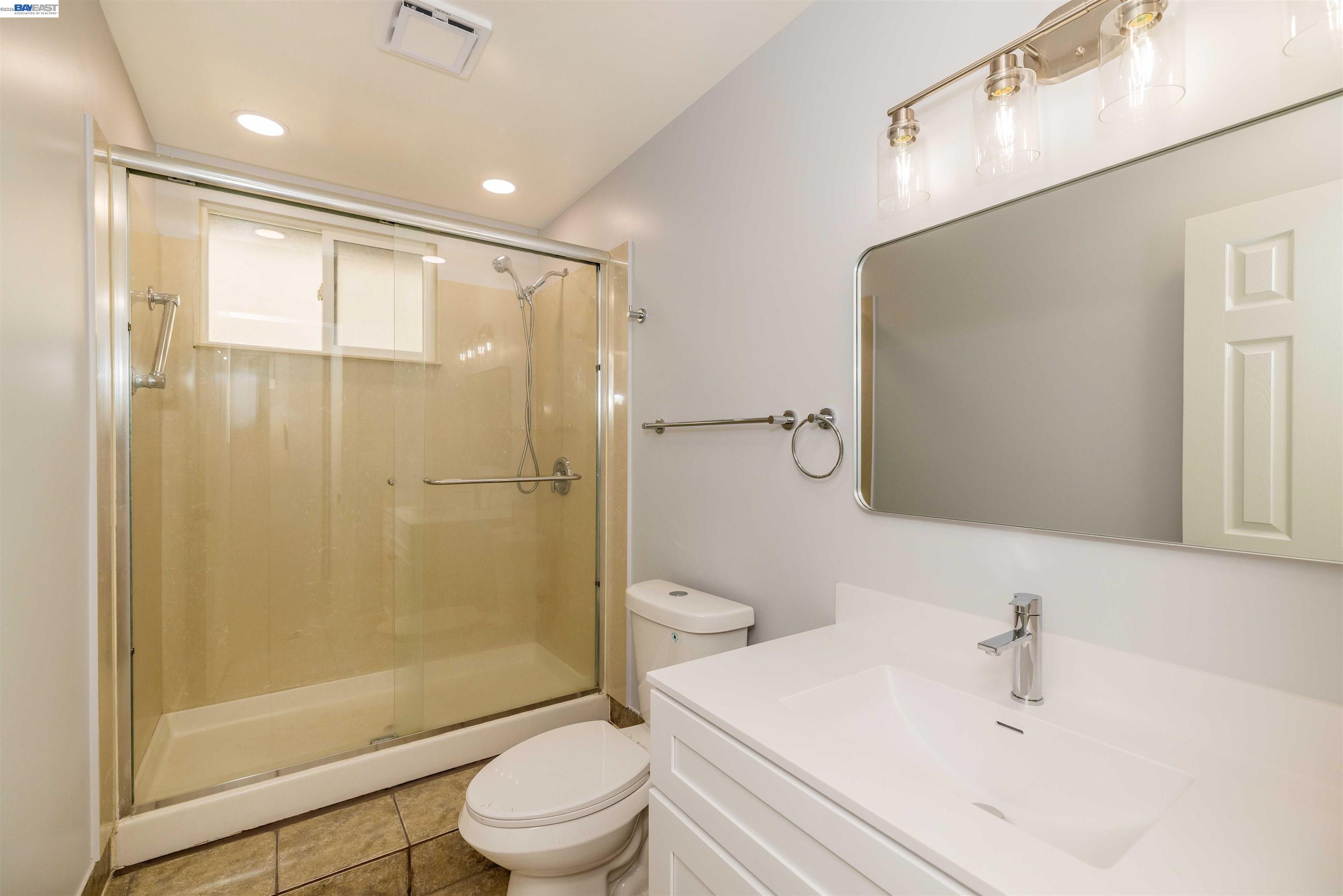 Detail Gallery Image 19 of 19 For 9644 D St, Oakland,  CA 94603 - 5 Beds | 3 Baths