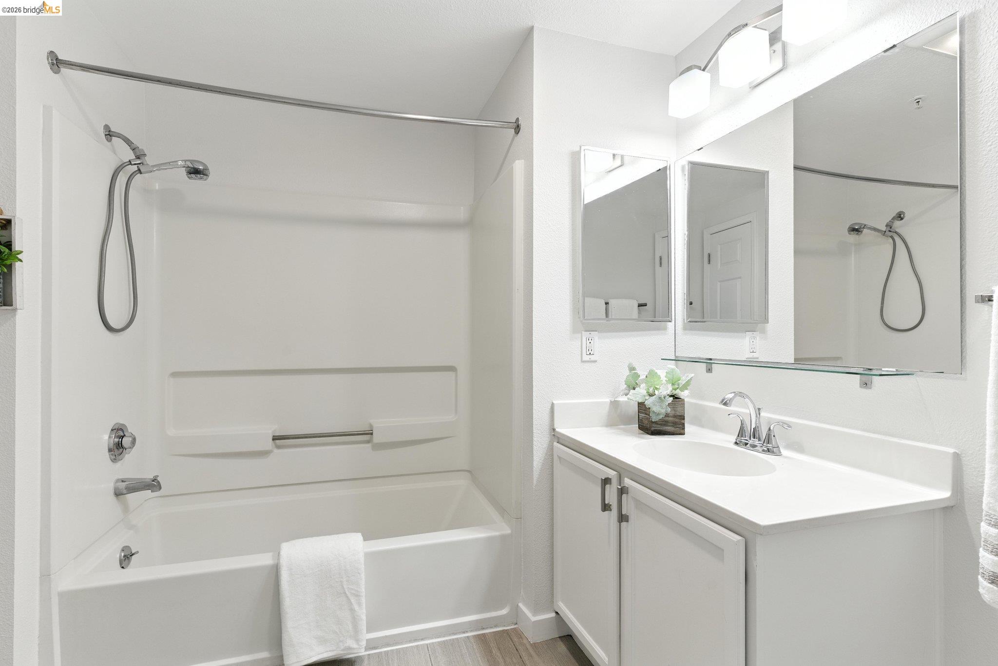 Detail Gallery Image 18 of 35 For 555 10th Street #201,  Oakland,  CA 94607 - 2 Beds | 2 Baths