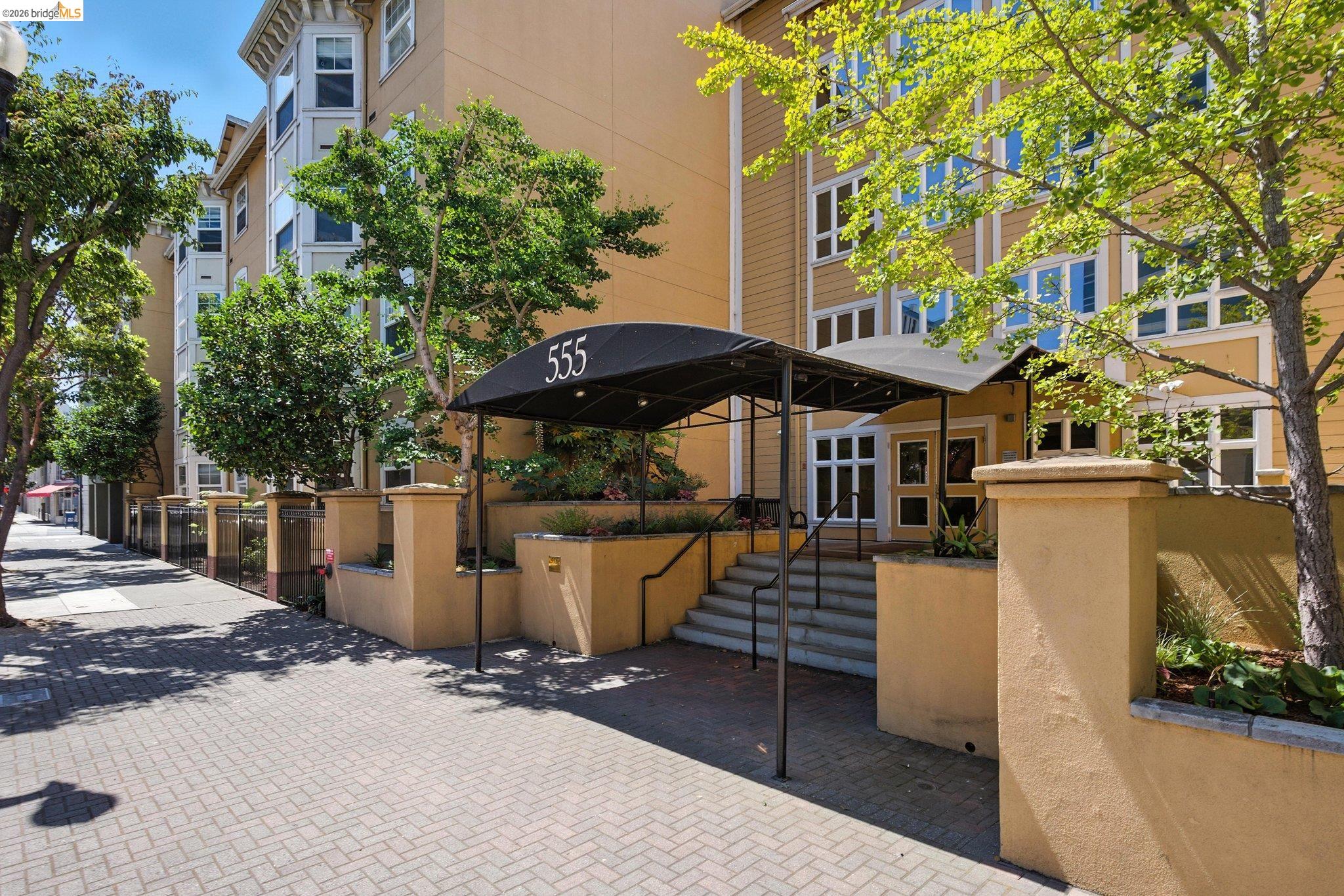 Detail Gallery Image 34 of 35 For 555 10th Street #201,  Oakland,  CA 94607 - 2 Beds | 2 Baths