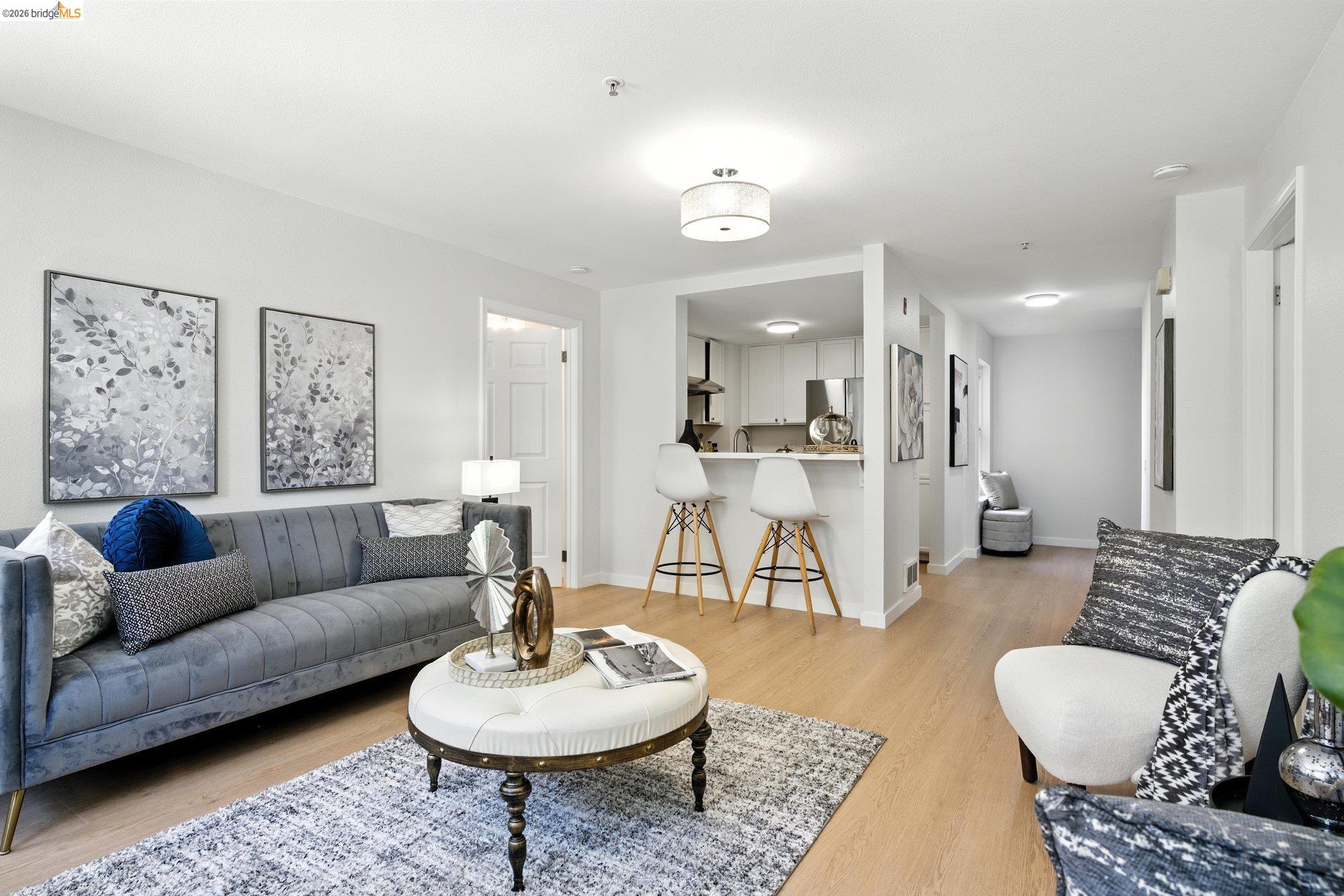 Detail Gallery Image 5 of 35 For 555 10th Street #201,  Oakland,  CA 94607 - 2 Beds | 2 Baths