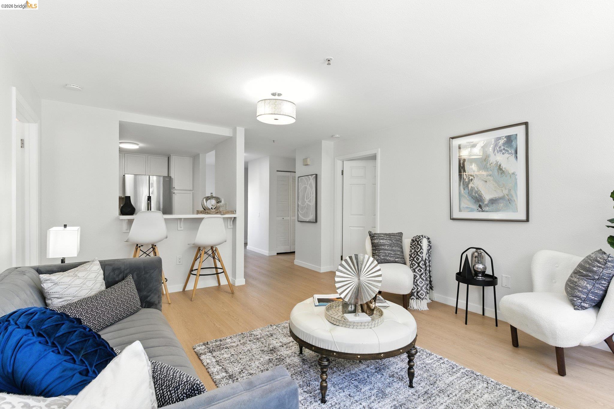 Detail Gallery Image 7 of 35 For 555 10th Street #201,  Oakland,  CA 94607 - 2 Beds | 2 Baths