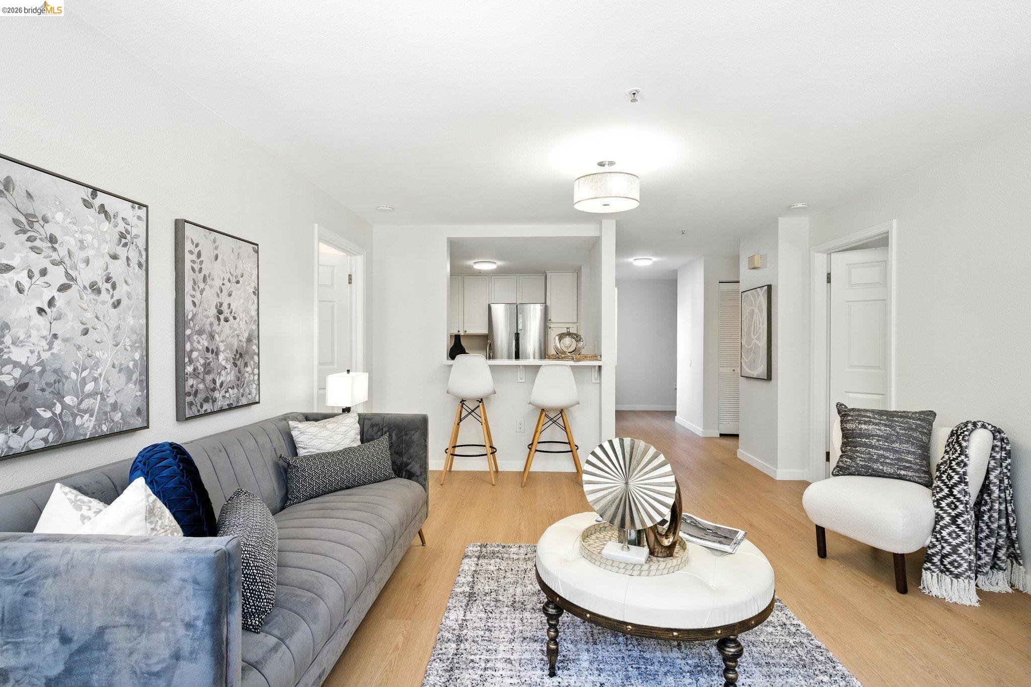 Detail Gallery Image 8 of 35 For 555 10th Street #201,  Oakland,  CA 94607 - 2 Beds | 2 Baths