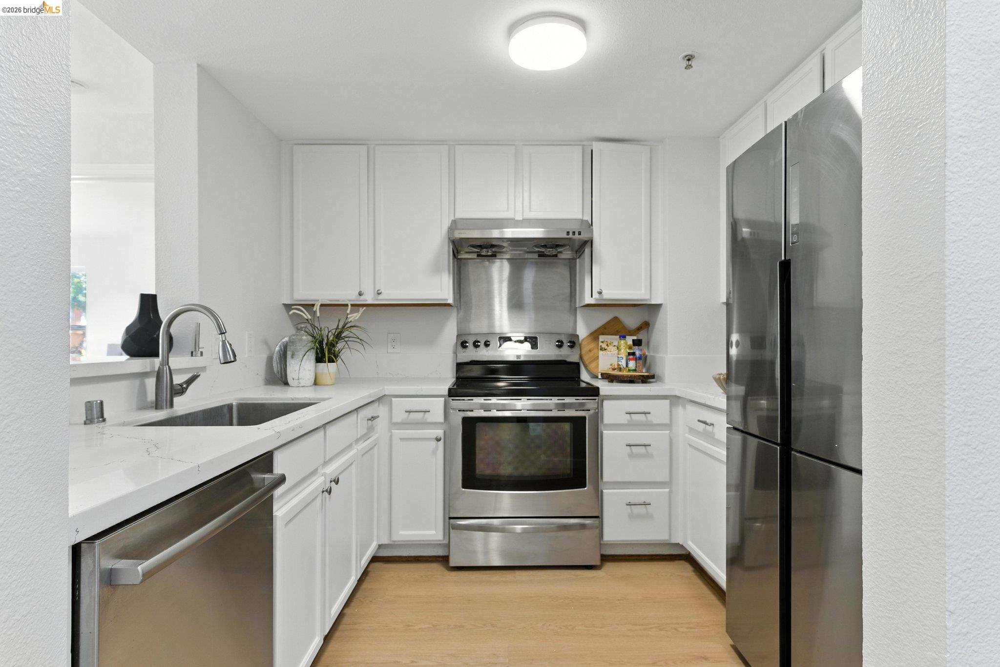 Detail Gallery Image 9 of 35 For 555 10th Street #201,  Oakland,  CA 94607 - 2 Beds | 2 Baths