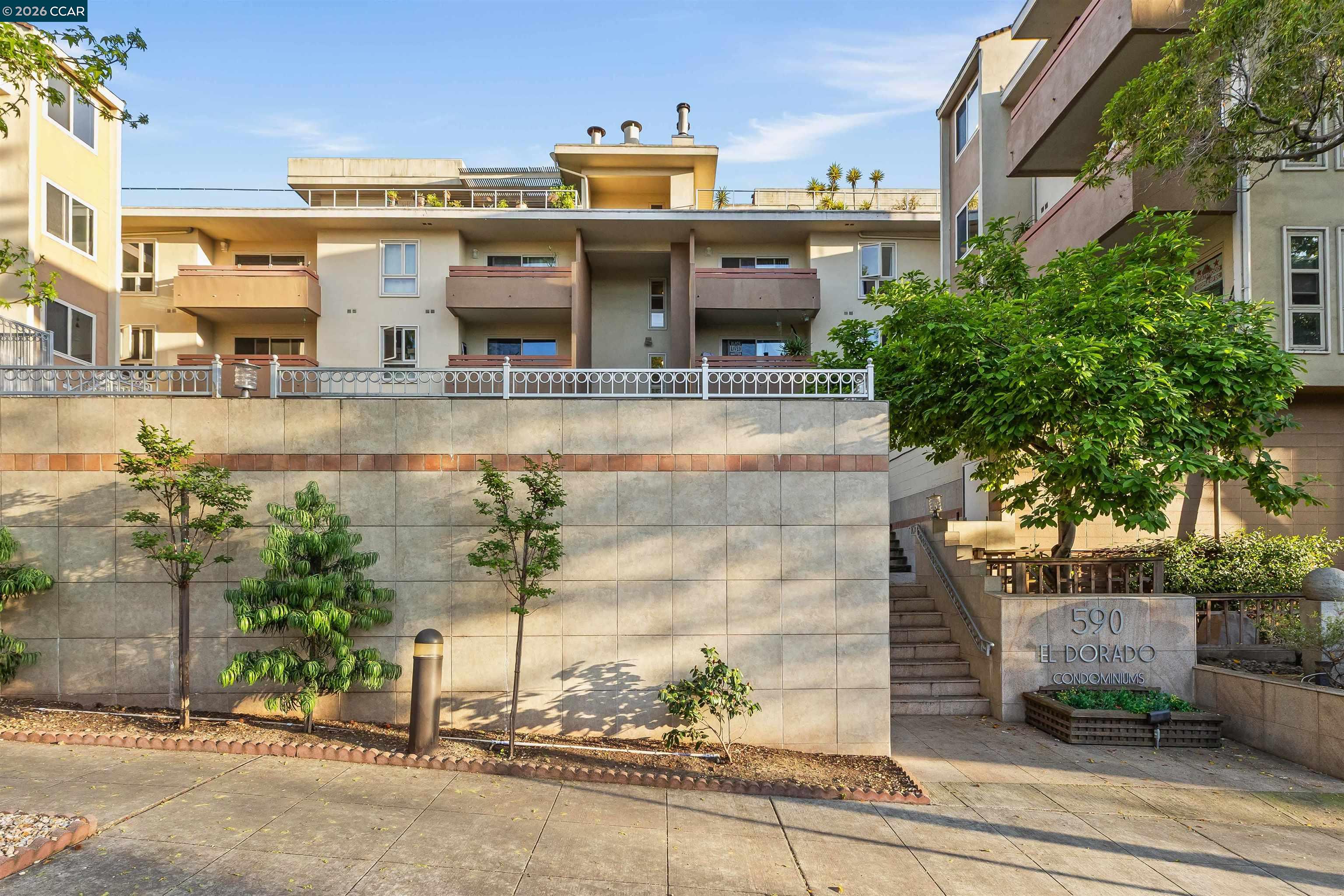 Detail Gallery Image 20 of 23 For 590 El Dorado Ave #214,  Oakland,  CA 94611 - 1 Beds | 1 Baths