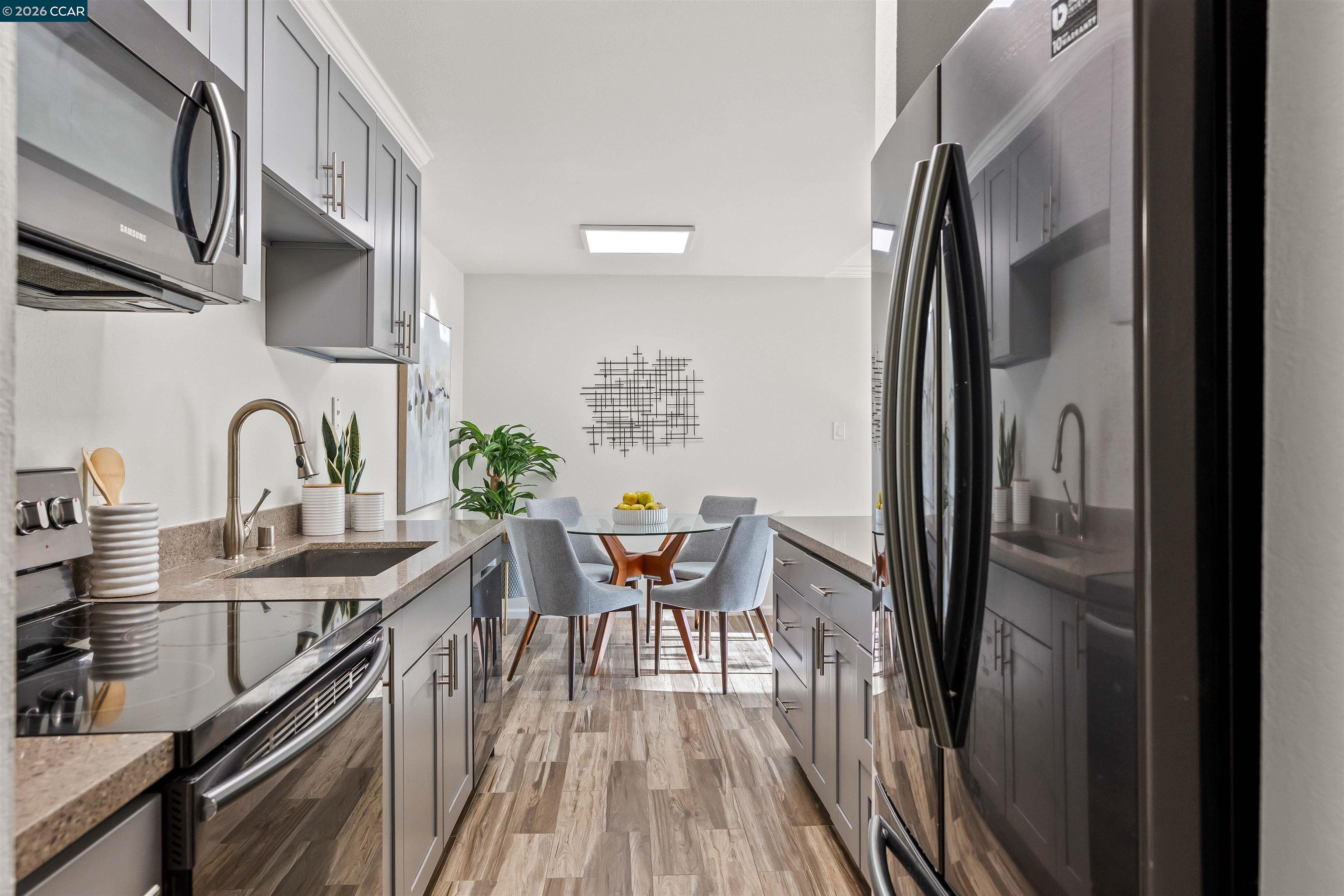 Detail Gallery Image 4 of 25 For 590 El Dorado Ave #214,  Oakland,  CA 94611 - 1 Beds | 1 Baths