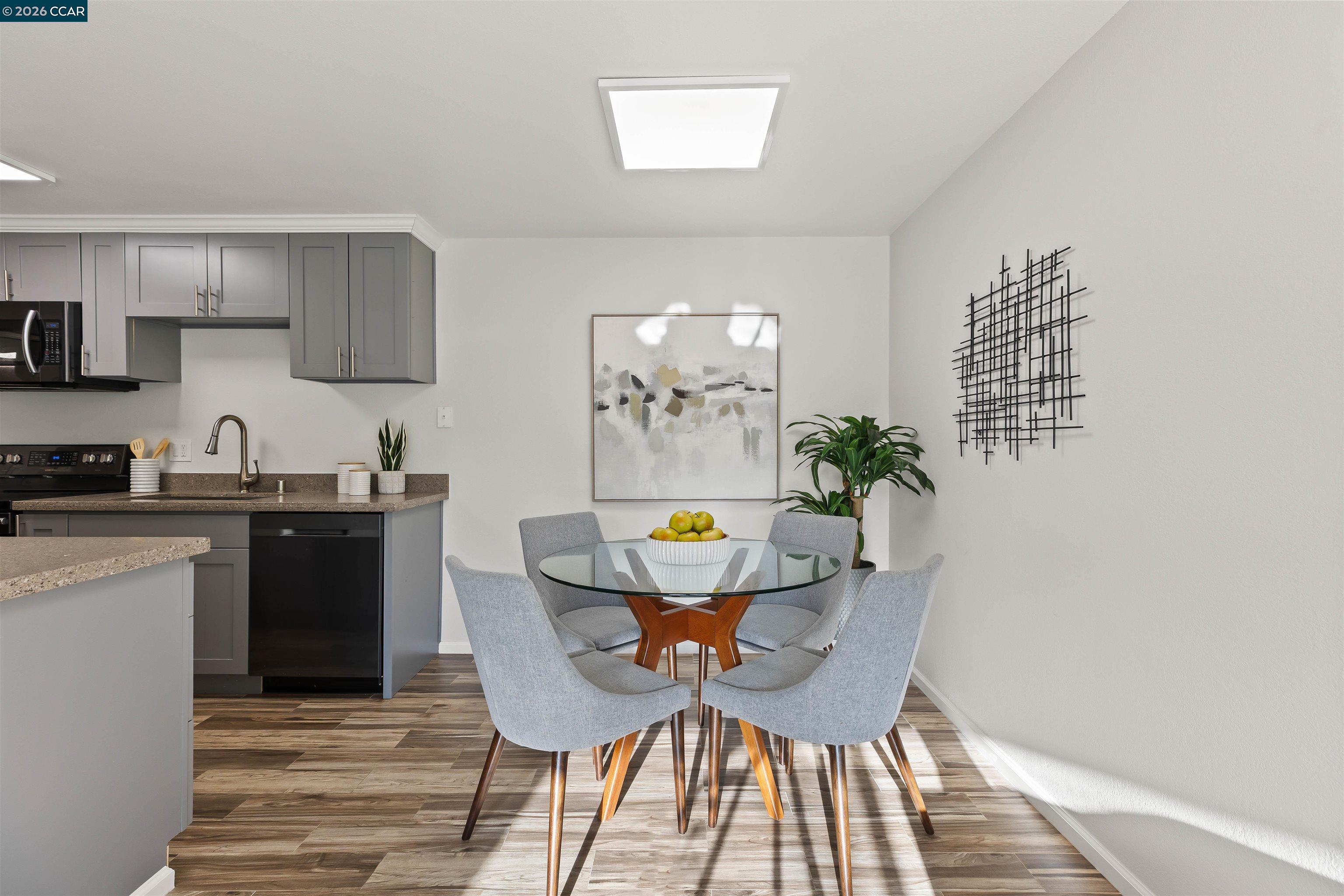 Detail Gallery Image 6 of 23 For 590 El Dorado Ave #214,  Oakland,  CA 94611 - 1 Beds | 1 Baths