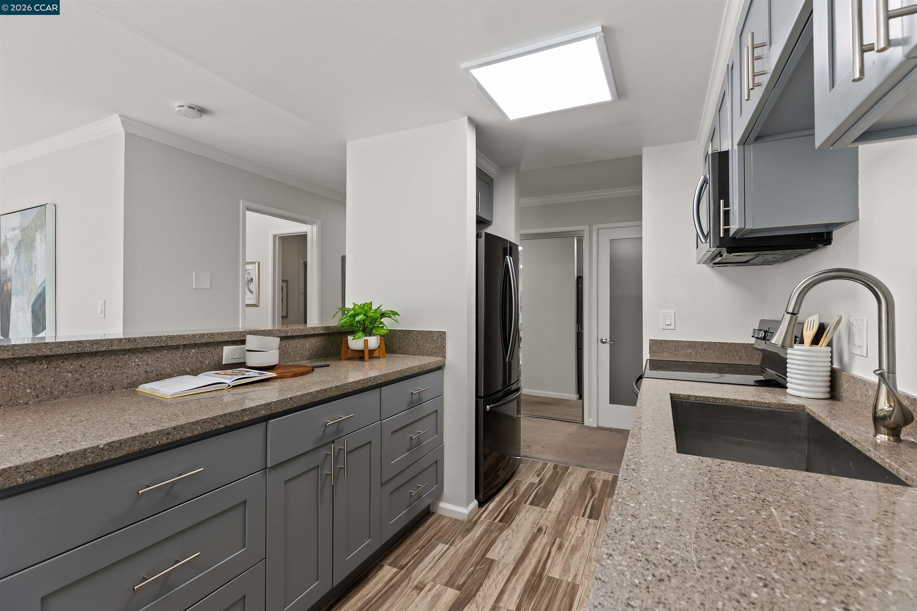 Detail Gallery Image 6 of 25 For 590 El Dorado Ave #214,  Oakland,  CA 94611 - 1 Beds | 1 Baths