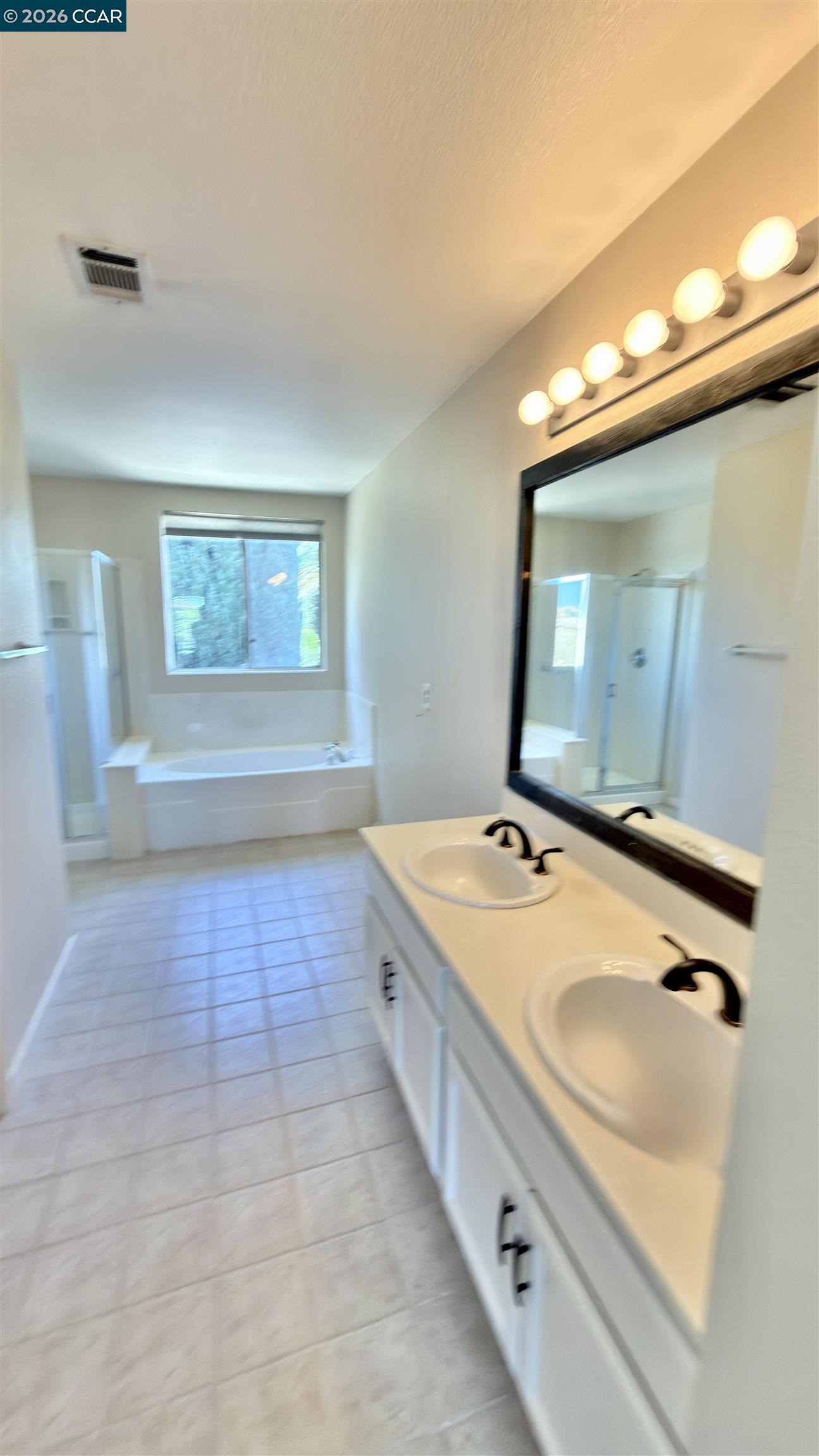 Detail Gallery Image 16 of 33 For 5104 Trailridge Ct, Antioch,  CA 94531 - 4 Beds | 2/1 Baths