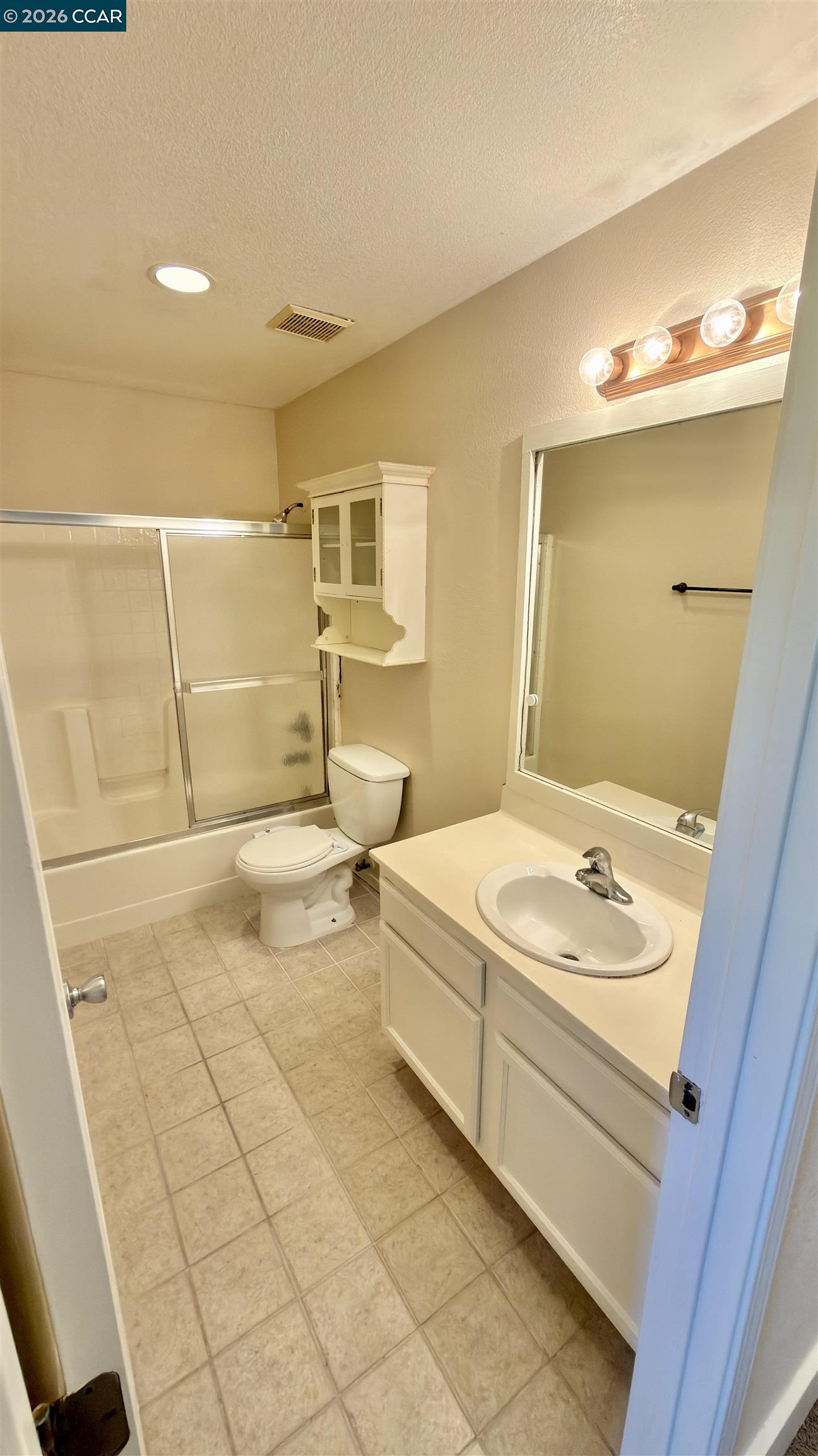 Detail Gallery Image 22 of 33 For 5104 Trailridge Ct, Antioch,  CA 94531 - 4 Beds | 2/1 Baths