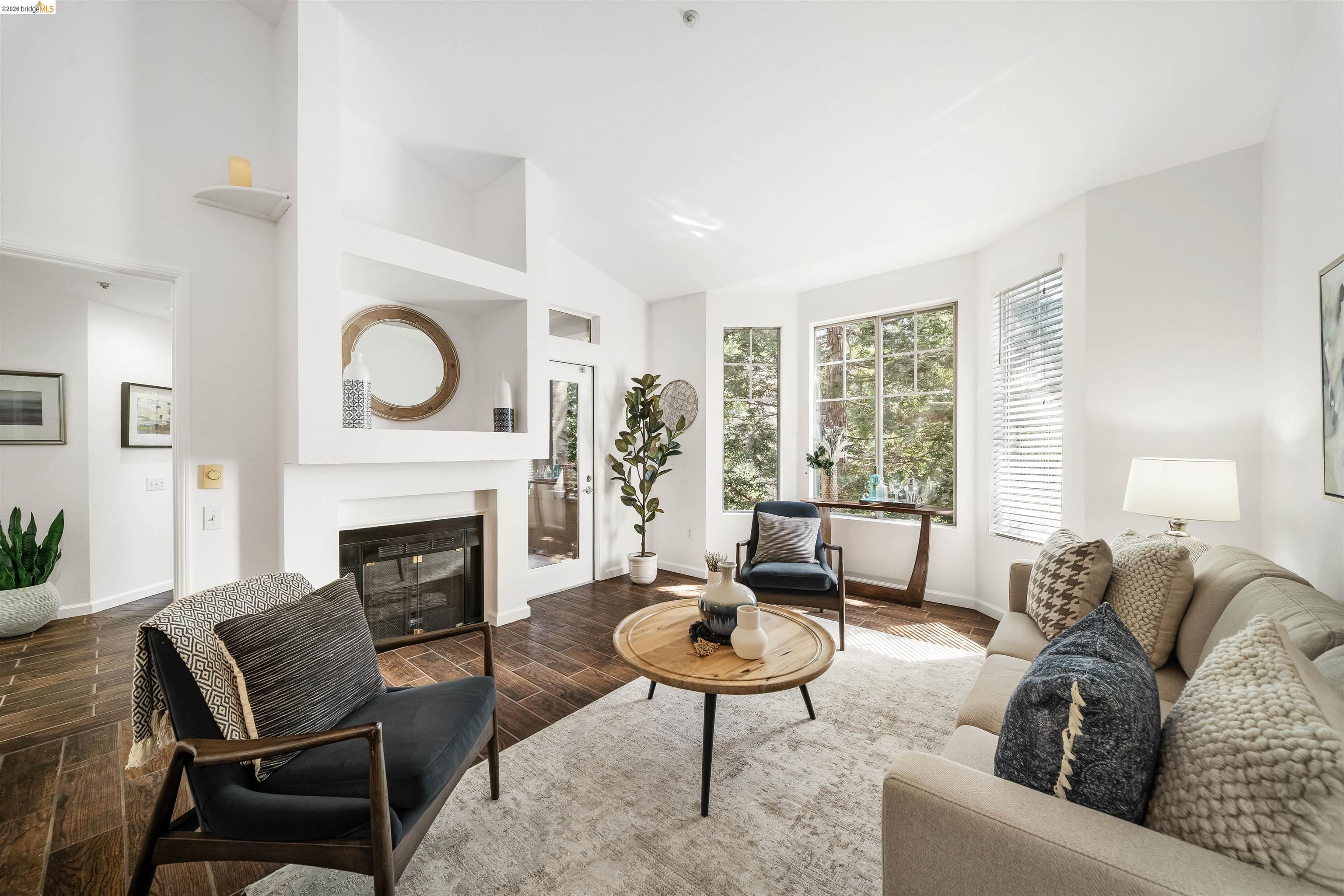 280 Caldecott UNIT 321, Oakland, CA, 94618