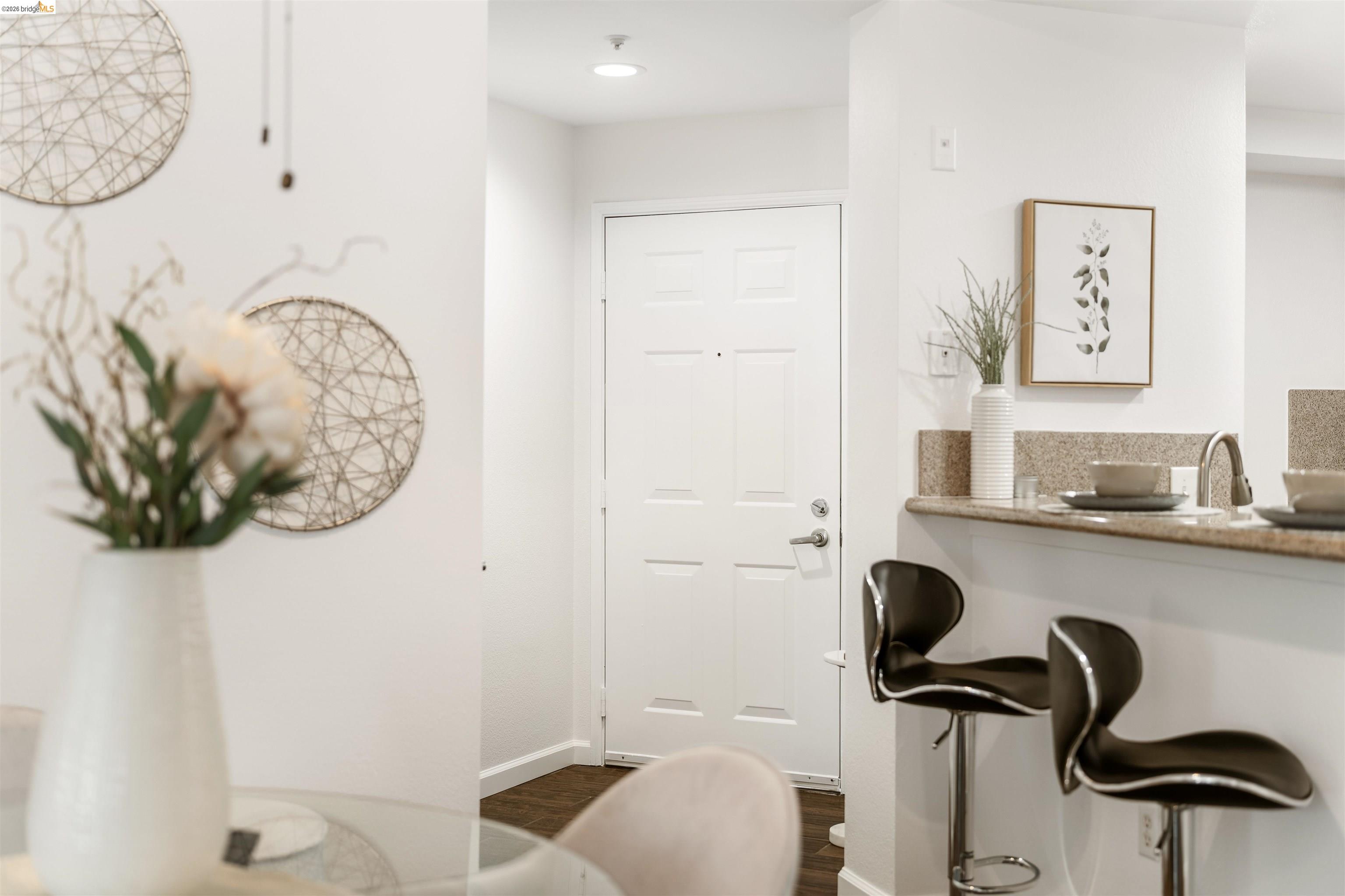 Detail Gallery Image 3 of 40 For 280 Caldecott #321,  Oakland,  CA 94618 - 1 Beds | 1 Baths