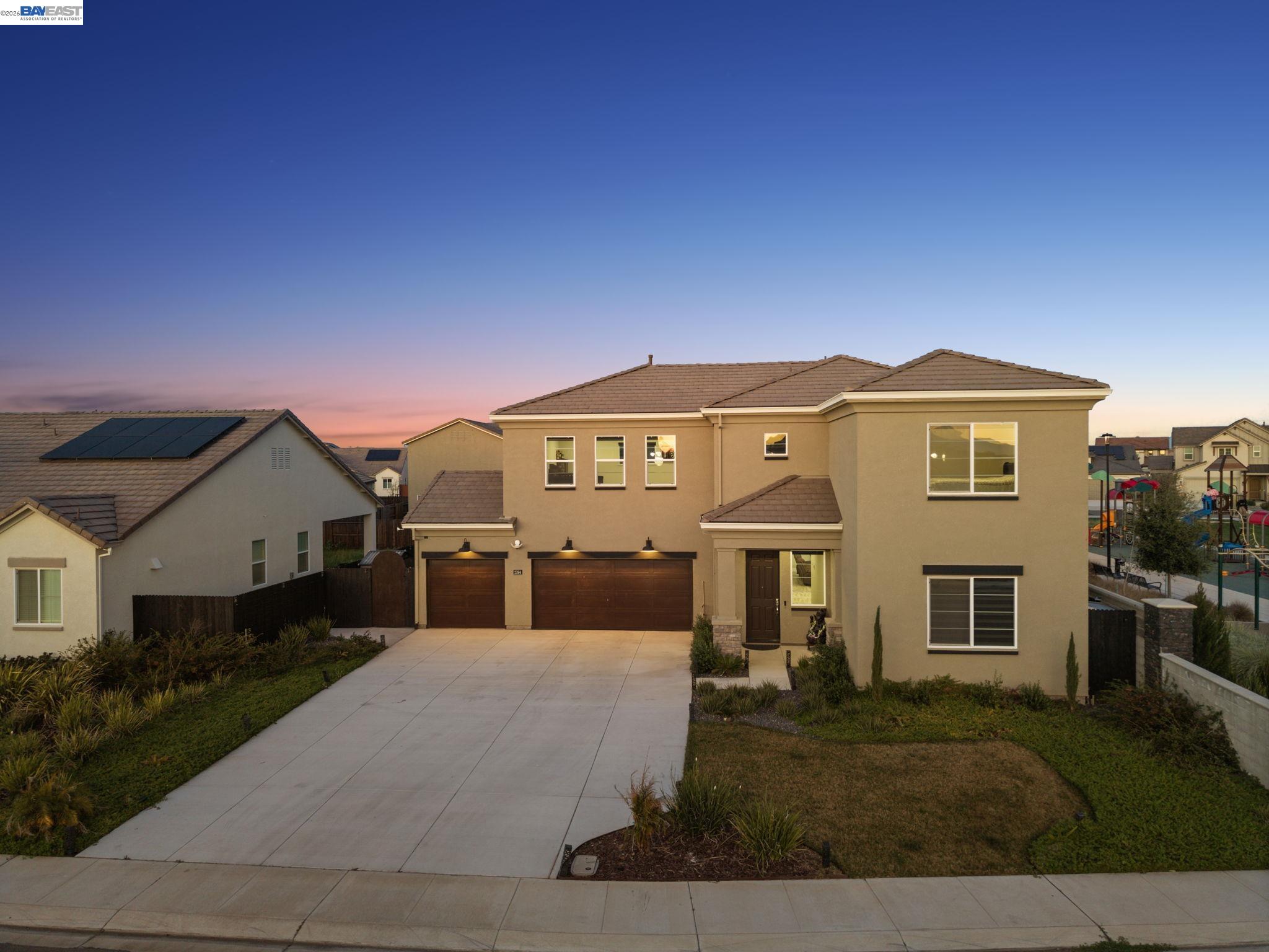 Detail Gallery Image 4 of 60 For 2394 Bharvani Ave, Manteca,  CA 95337 - 4 Beds | 3/1 Baths