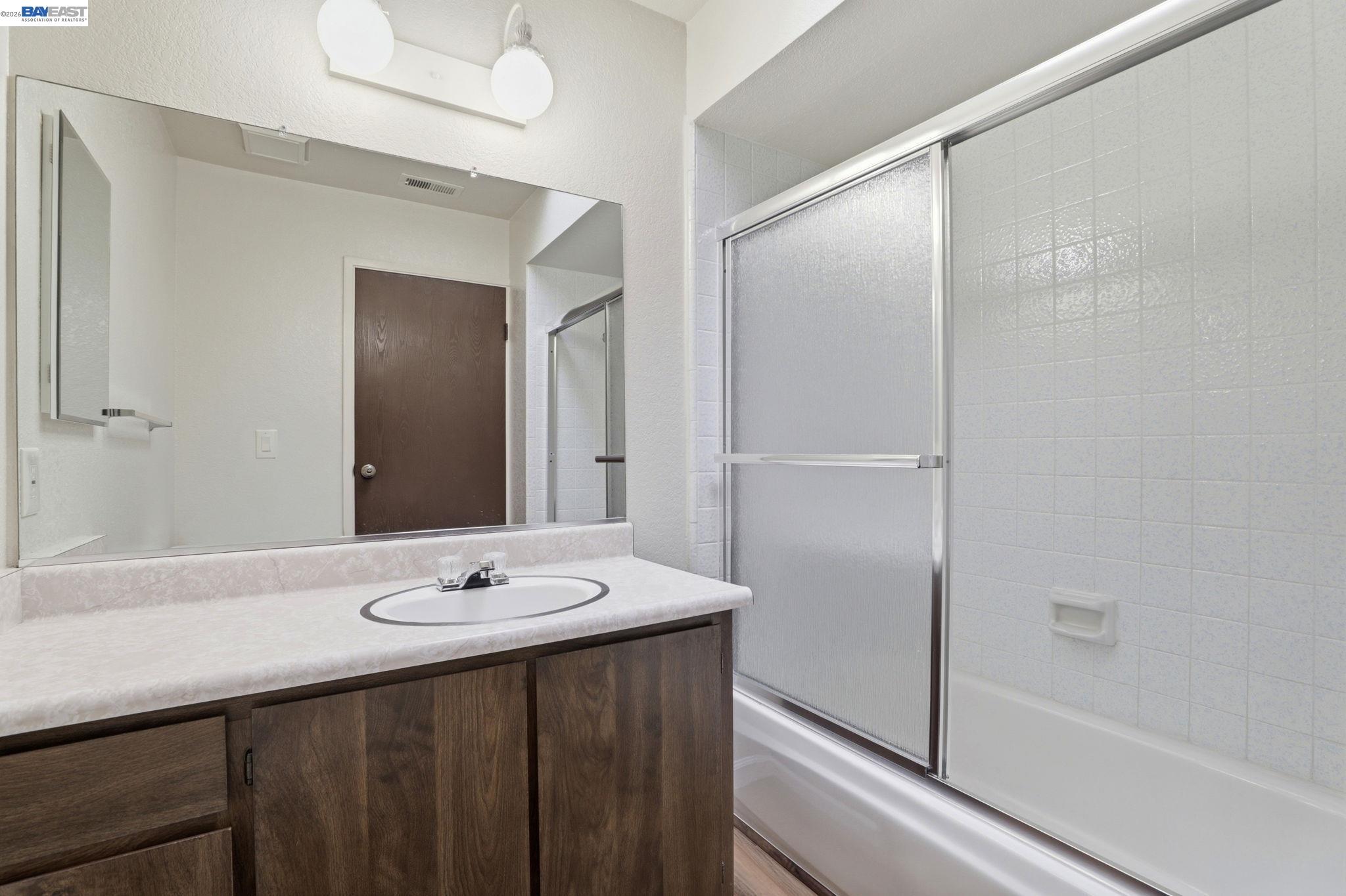 Detail Gallery Image 25 of 38 For 31213 Kimberly Ct, Union City,  CA 94587 - 3 Beds | 2/1 Baths