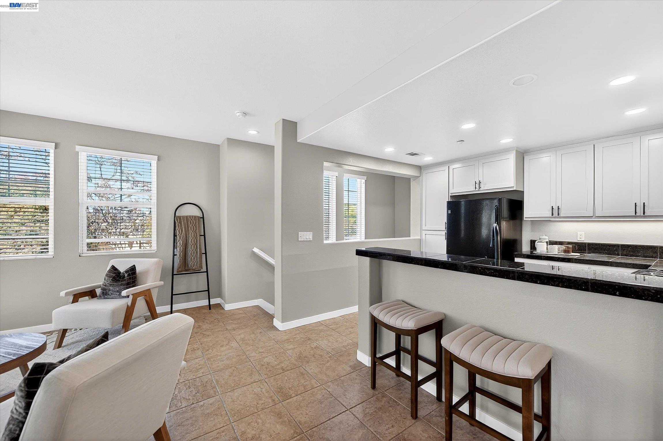 Detail Gallery Image 12 of 28 For 161 N.L. Street #115,  Livermore,  CA 94550 - 2 Beds | 2/1 Baths