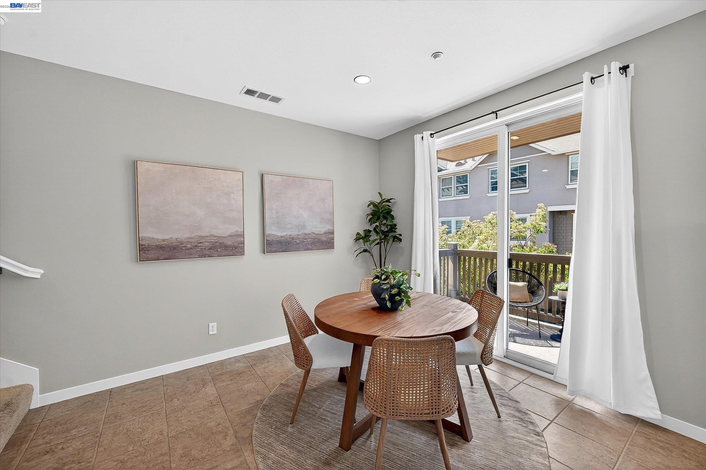 Detail Gallery Image 17 of 32 For 161 N.L. Street #115,  Livermore,  CA 94550 - 2 Beds | 2/1 Baths