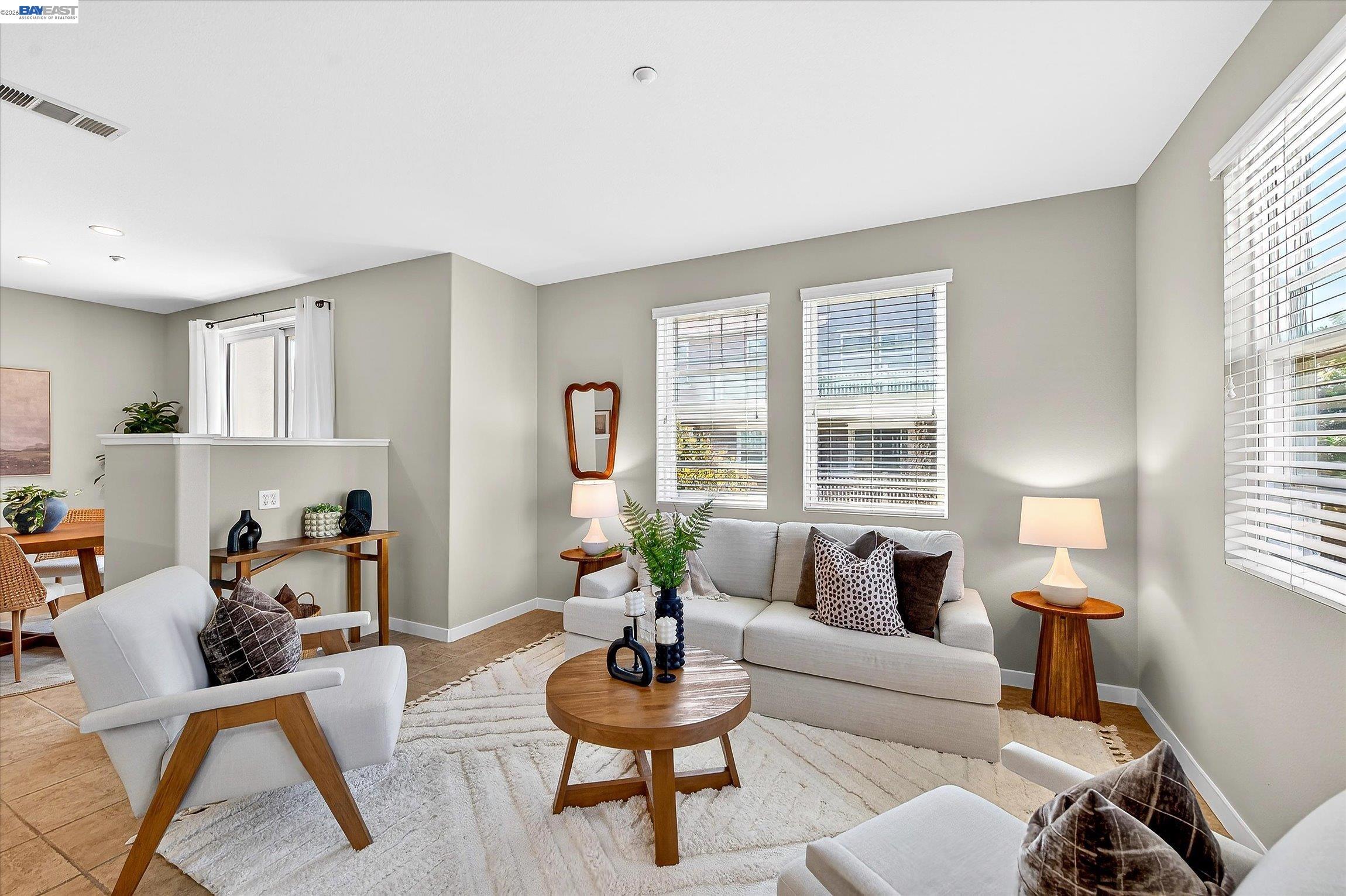 Detail Gallery Image 3 of 28 For 161 N.L. Street #115,  Livermore,  CA 94550 - 2 Beds | 2/1 Baths