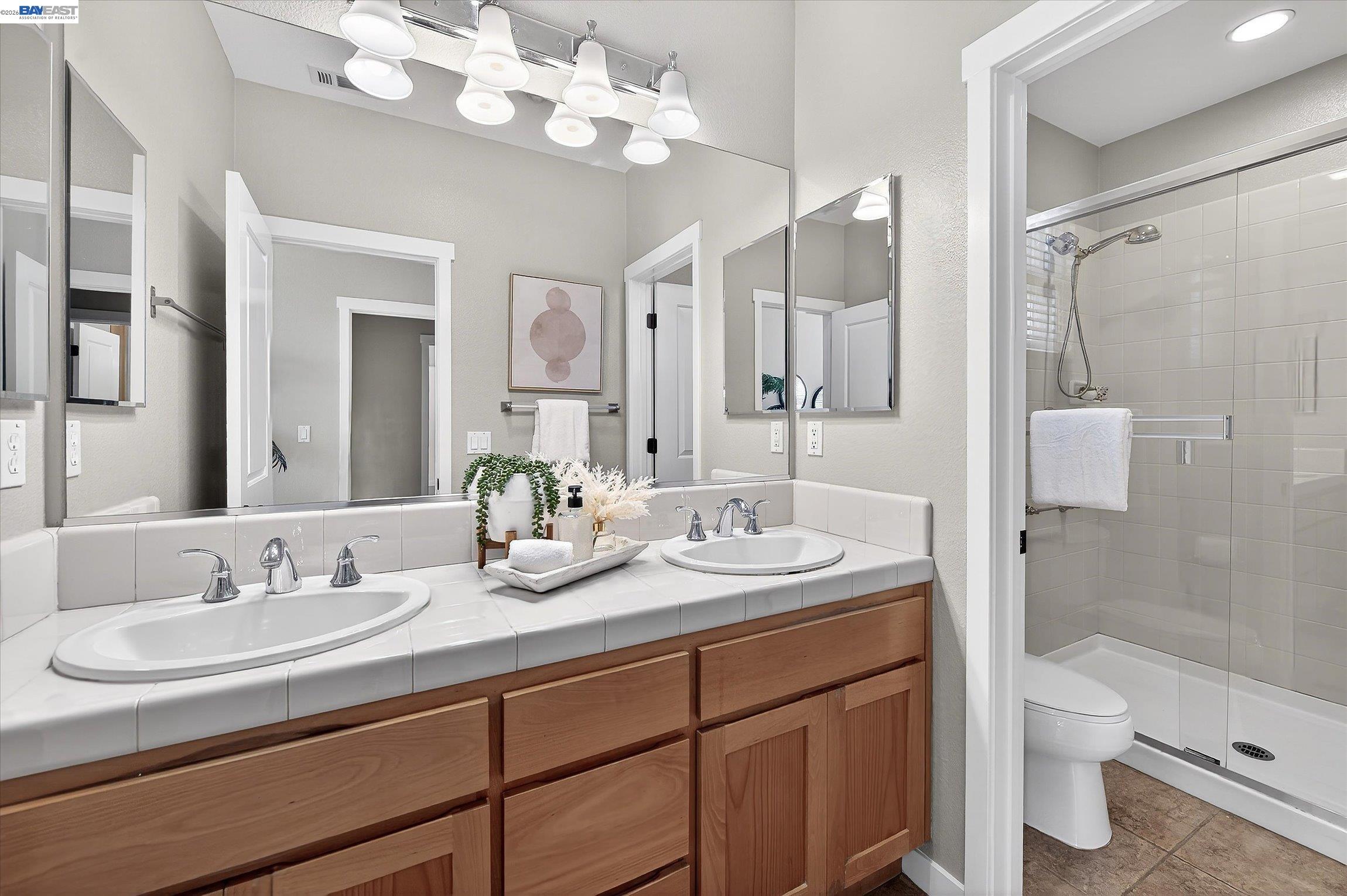 Detail Gallery Image 24 of 28 For 161 N.L. Street #115,  Livermore,  CA 94550 - 2 Beds | 2/1 Baths
