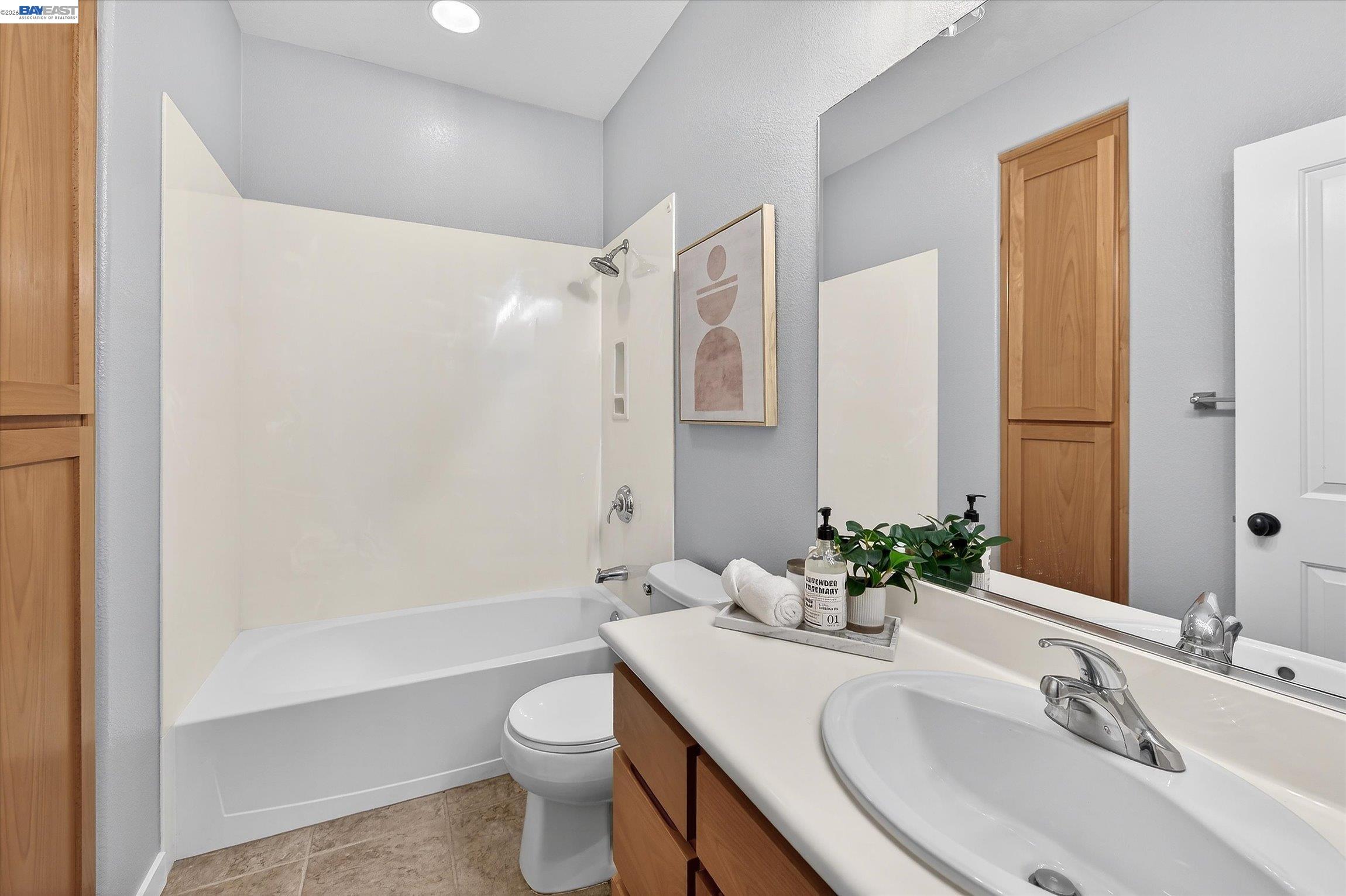 Detail Gallery Image 29 of 32 For 161 N.L. Street #115,  Livermore,  CA 94550 - 2 Beds | 2/1 Baths