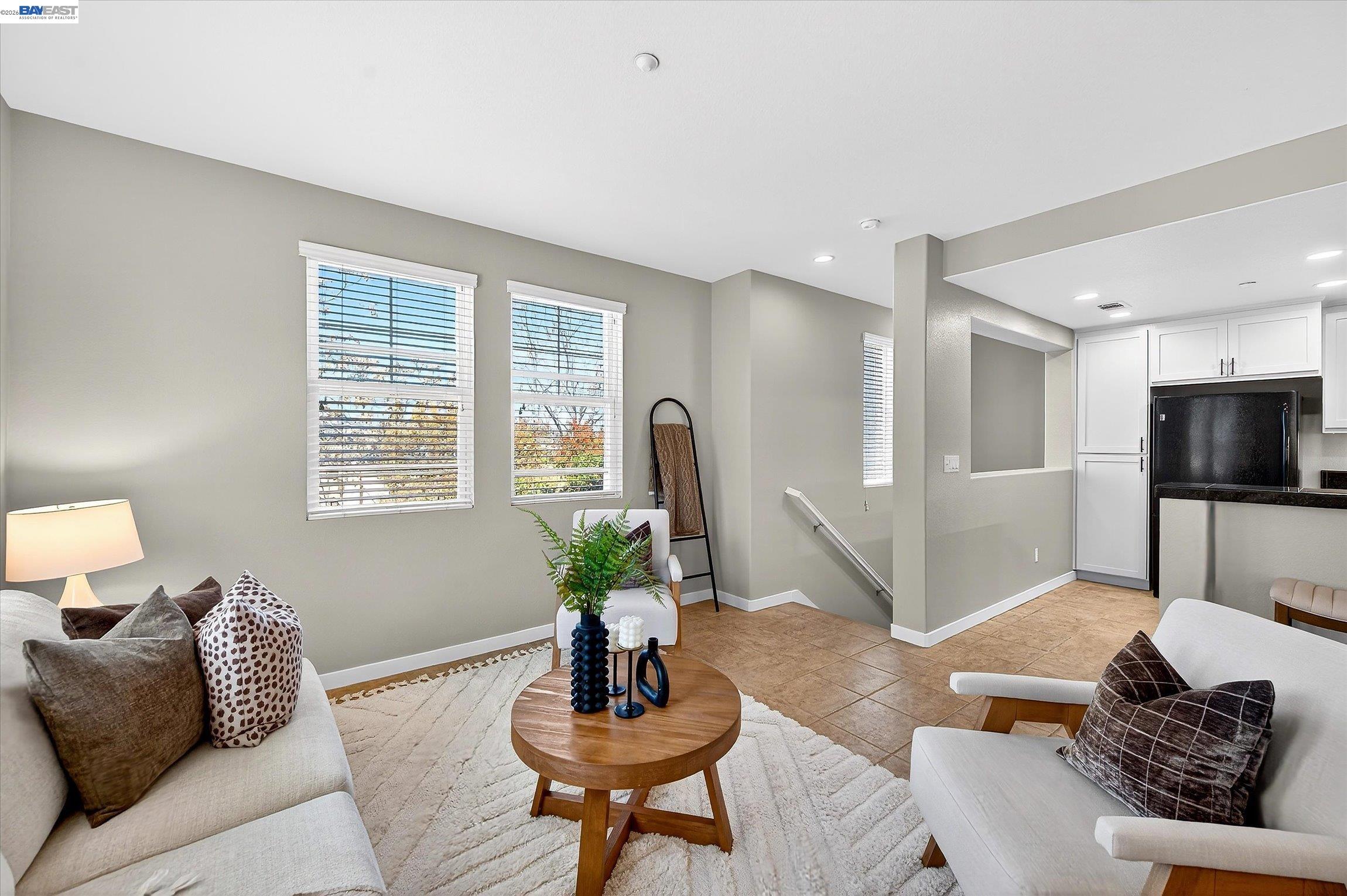 Detail Gallery Image 5 of 28 For 161 N.L. Street #115,  Livermore,  CA 94550 - 2 Beds | 2/1 Baths