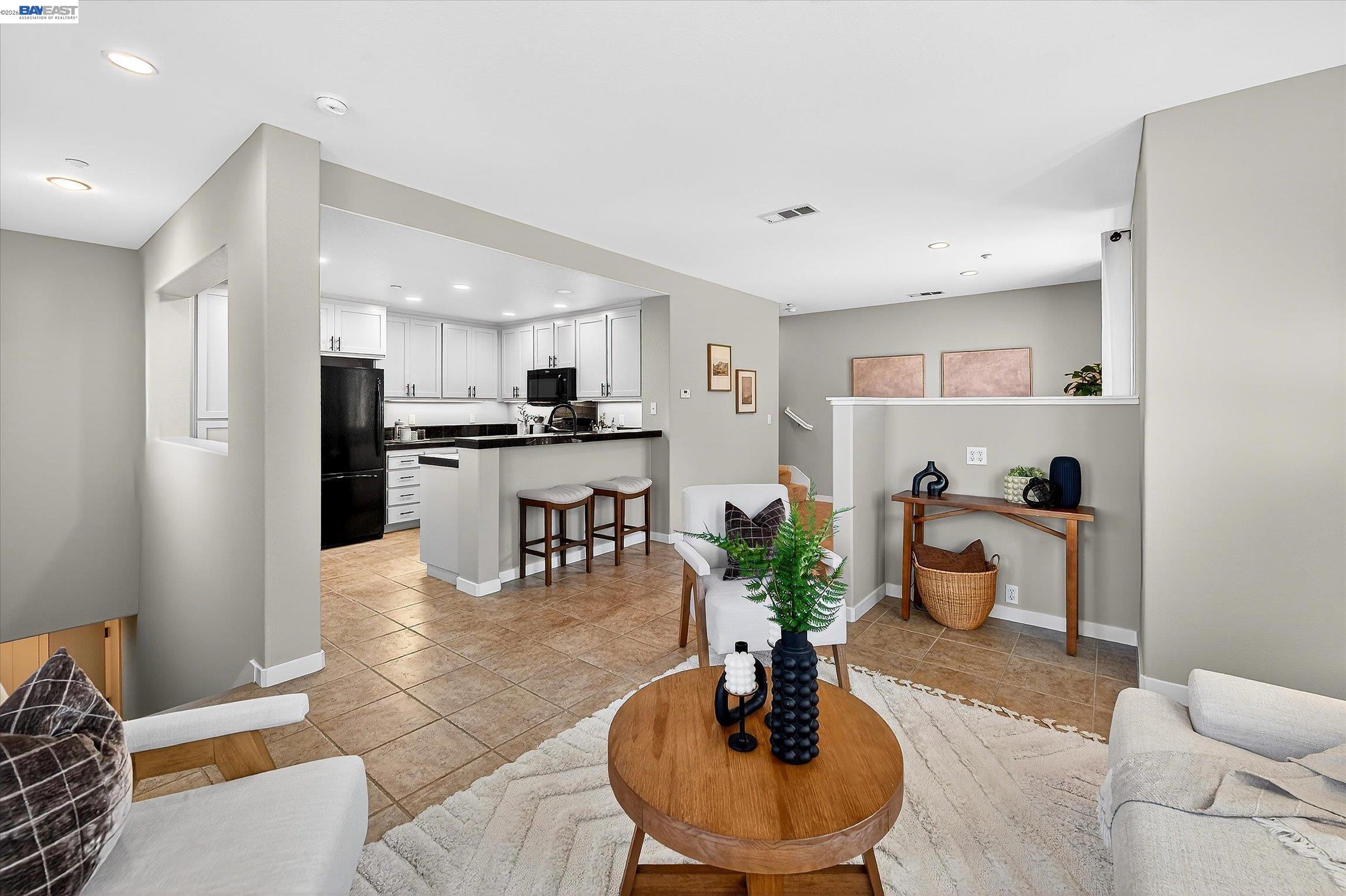 Detail Gallery Image 8 of 32 For 161 N.L. Street #115,  Livermore,  CA 94550 - 2 Beds | 2/1 Baths