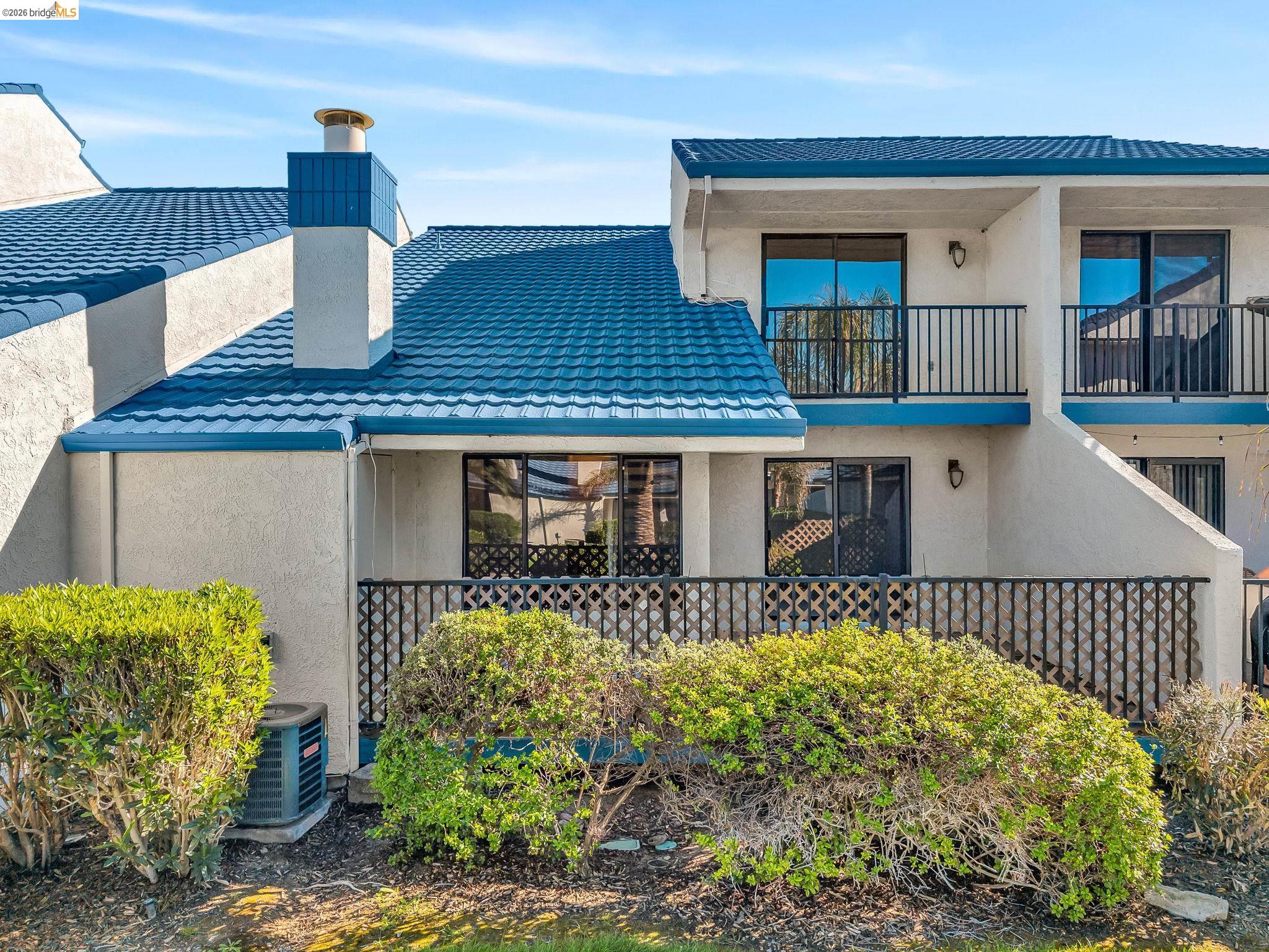 Detail Gallery Image 2 of 39 For 5841 Yawl St, Discovery Bay,  CA 94505 - 2 Beds | 2 Baths