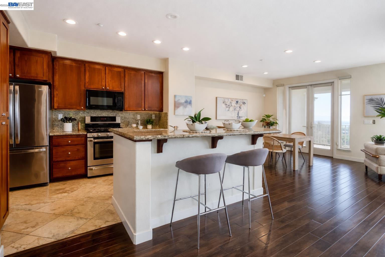 Detail Gallery Image 11 of 42 For 6401 Blue Rock Ct, Oakland,  CA 94605 - 3 Beds | 3/1 Baths