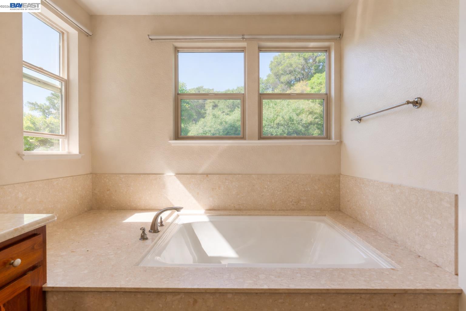 Detail Gallery Image 18 of 42 For 6401 Blue Rock Ct, Oakland,  CA 94605 - 3 Beds | 3/1 Baths