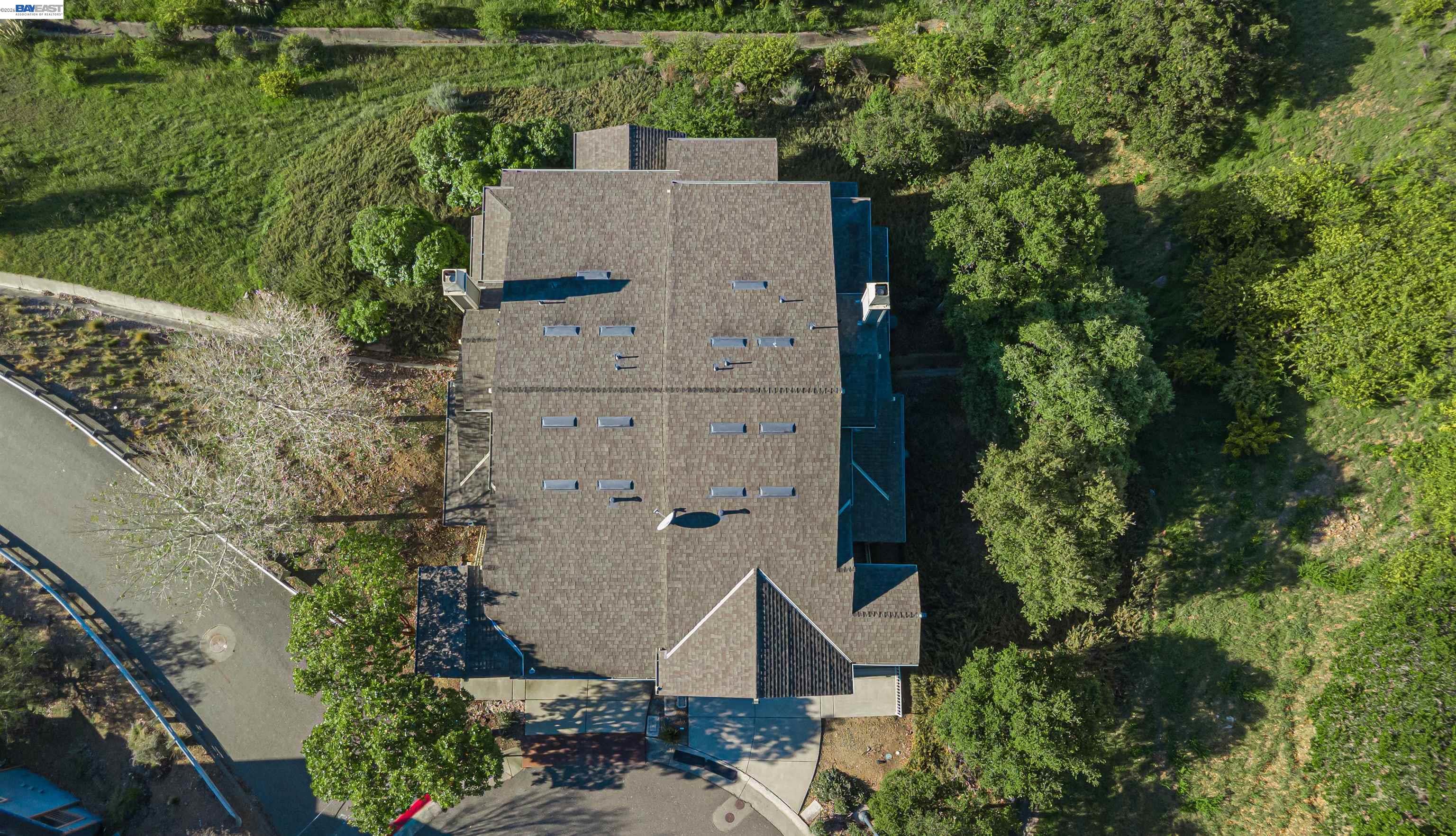 Detail Gallery Image 30 of 42 For 6401 Blue Rock Ct, Oakland,  CA 94605 - 3 Beds | 3/1 Baths