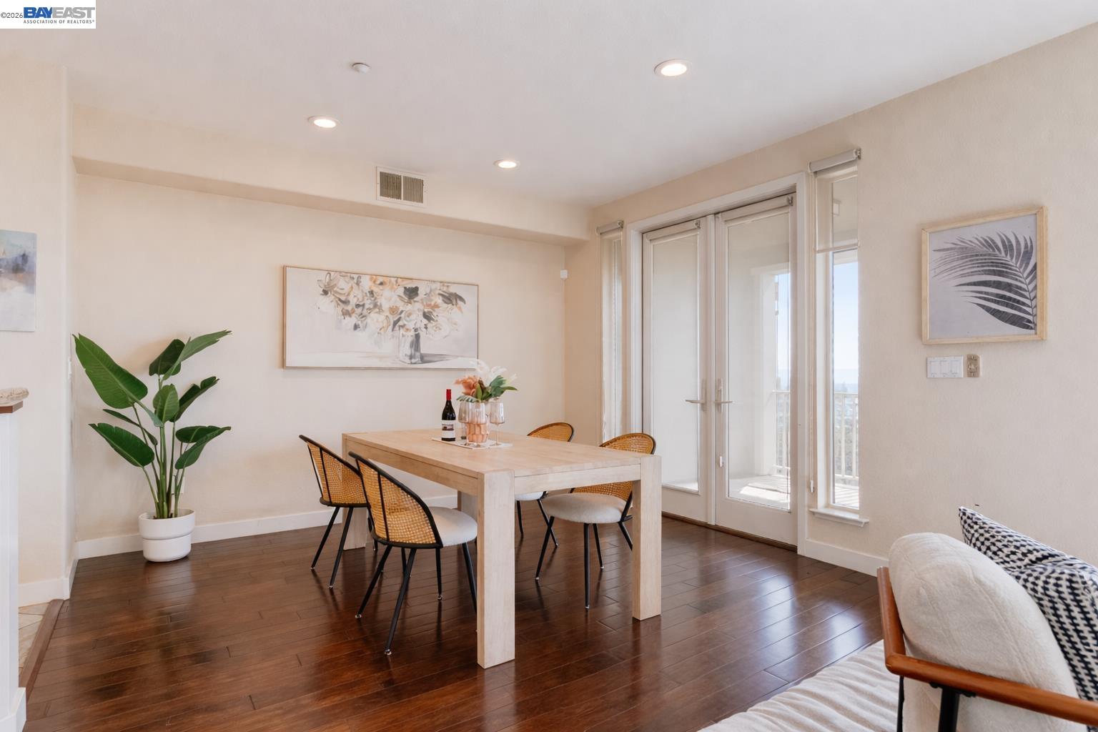 Detail Gallery Image 7 of 42 For 6401 Blue Rock Ct, Oakland,  CA 94605 - 3 Beds | 3/1 Baths