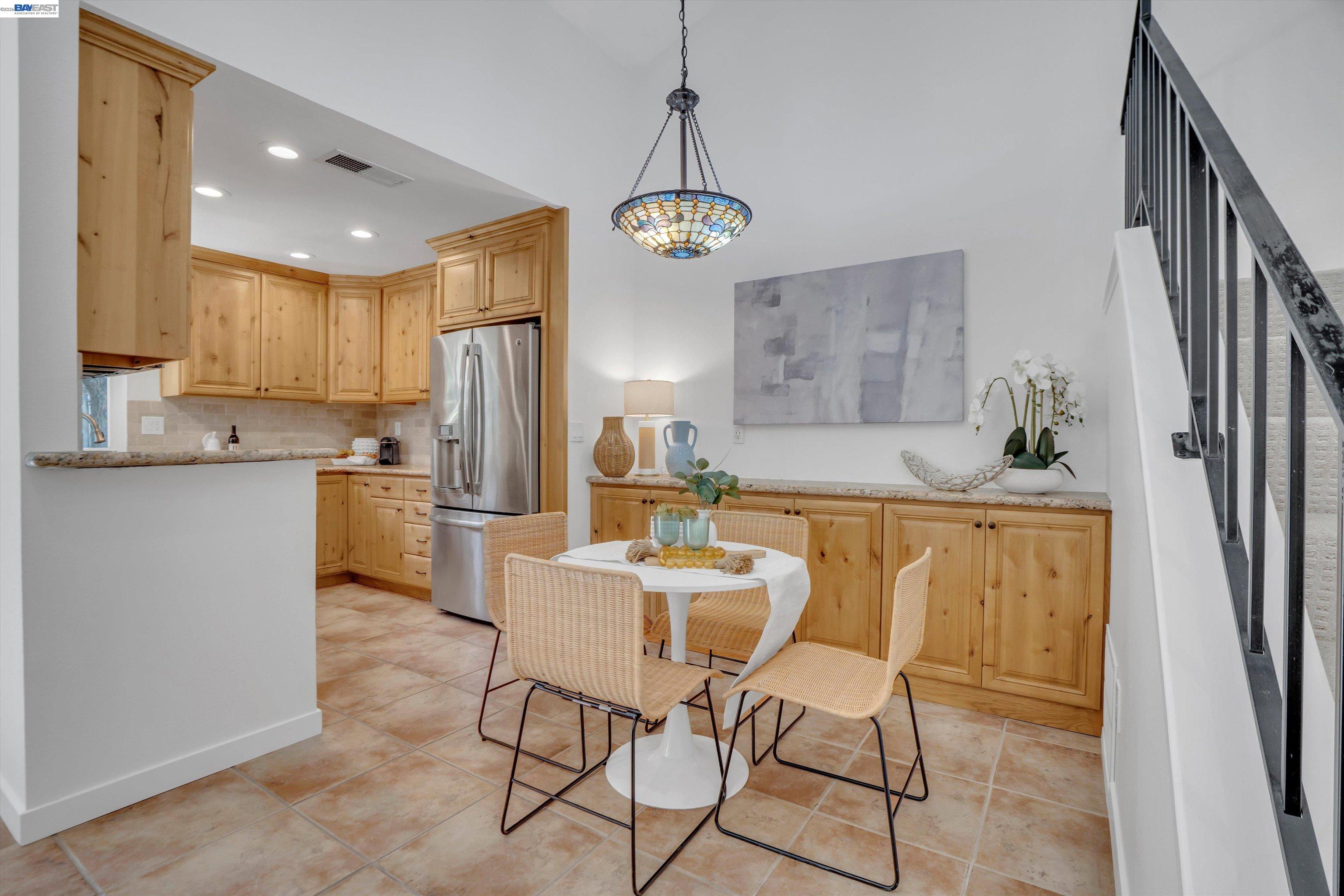 Detail Gallery Image 7 of 29 For 2154 Alexander Way, Pleasanton,  CA 94588 - 2 Beds | 2 Baths