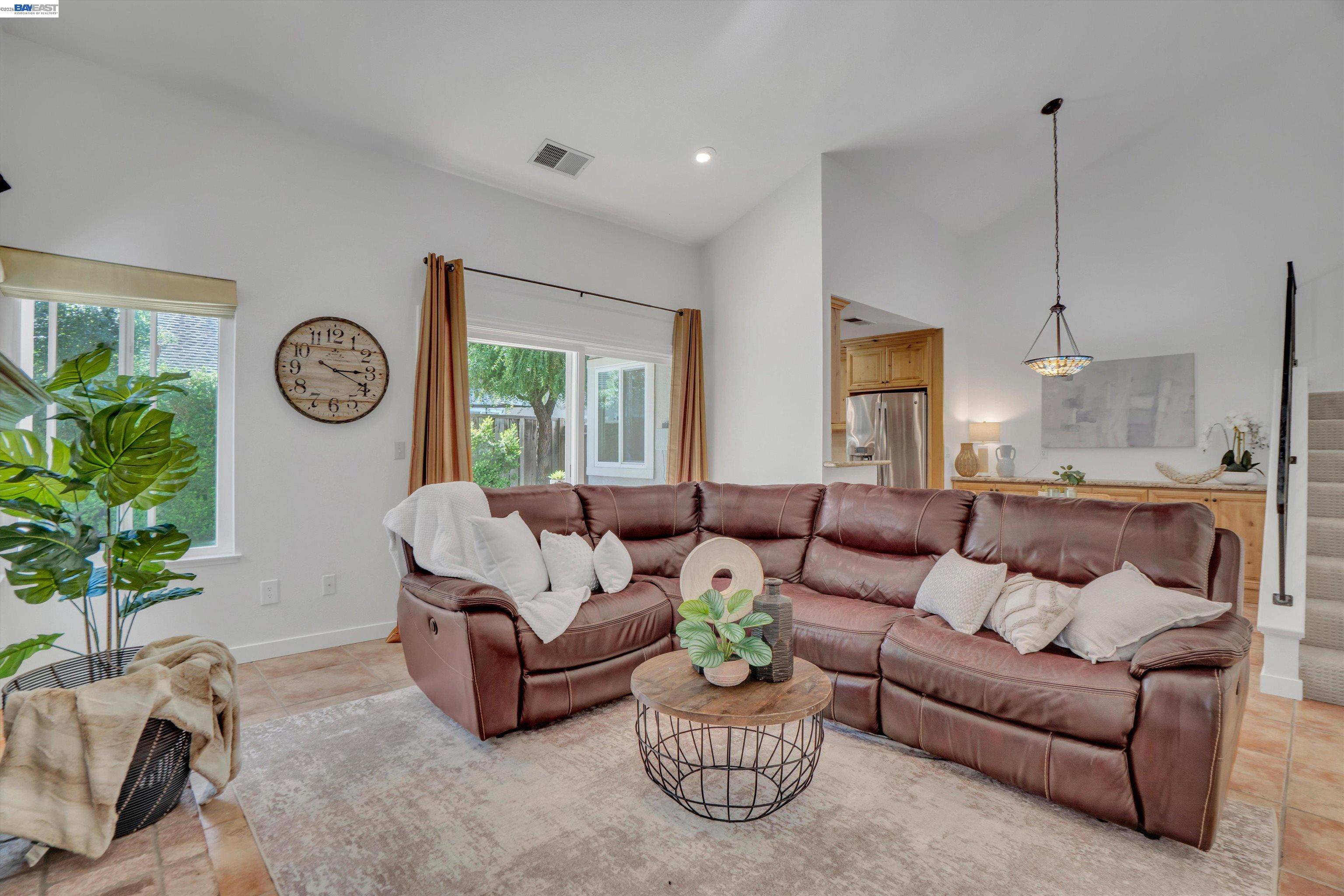 Detail Gallery Image 9 of 29 For 2154 Alexander Way, Pleasanton,  CA 94588 - 2 Beds | 2 Baths