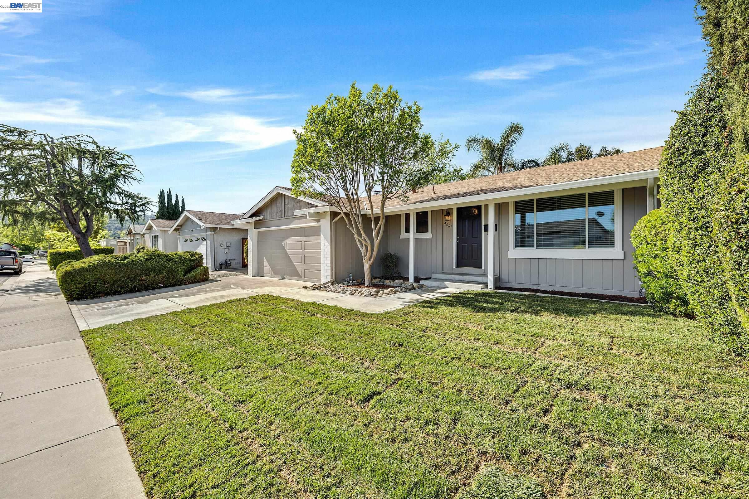 Detail Gallery Image 2 of 27 For 4061 Holland Dr, Pleasanton,  CA 94588 - 3 Beds | 2 Baths