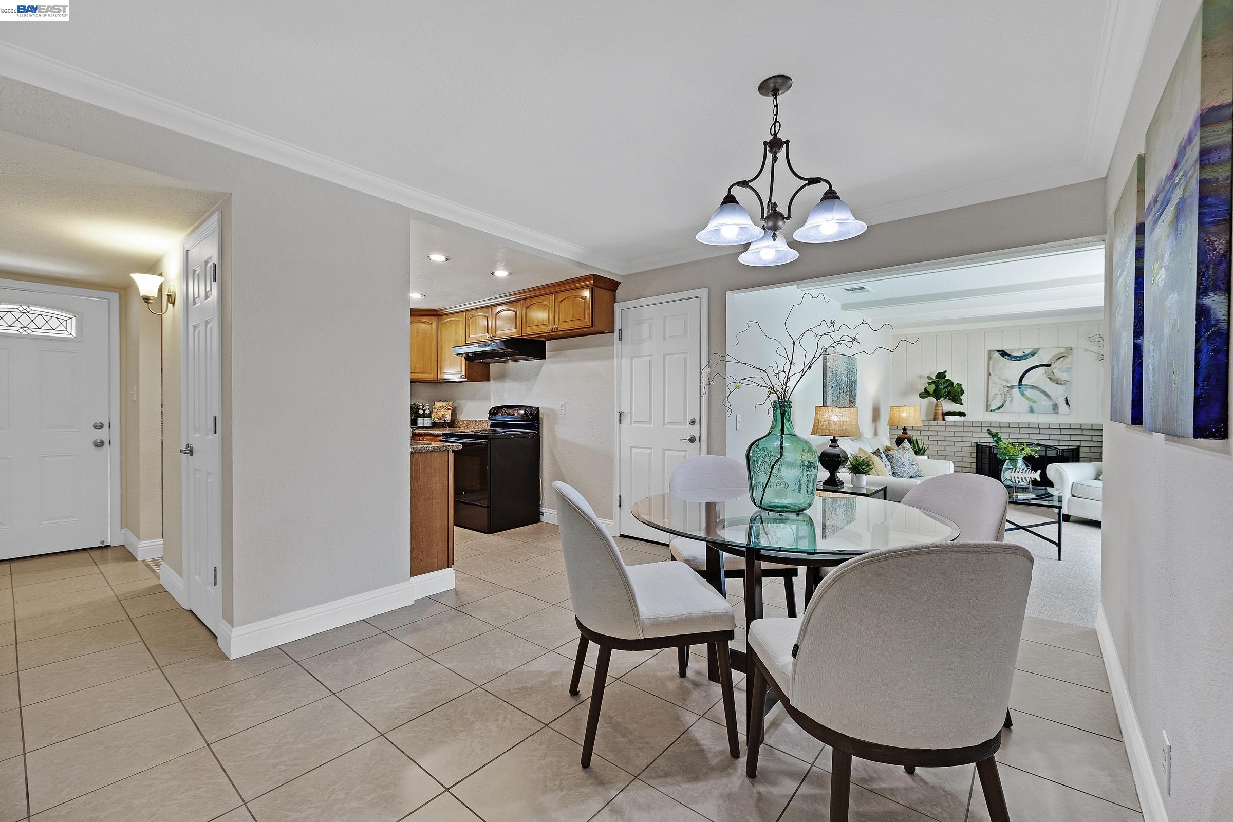 Detail Gallery Image 11 of 27 For 4061 Holland Dr, Pleasanton,  CA 94588 - 3 Beds | 2 Baths