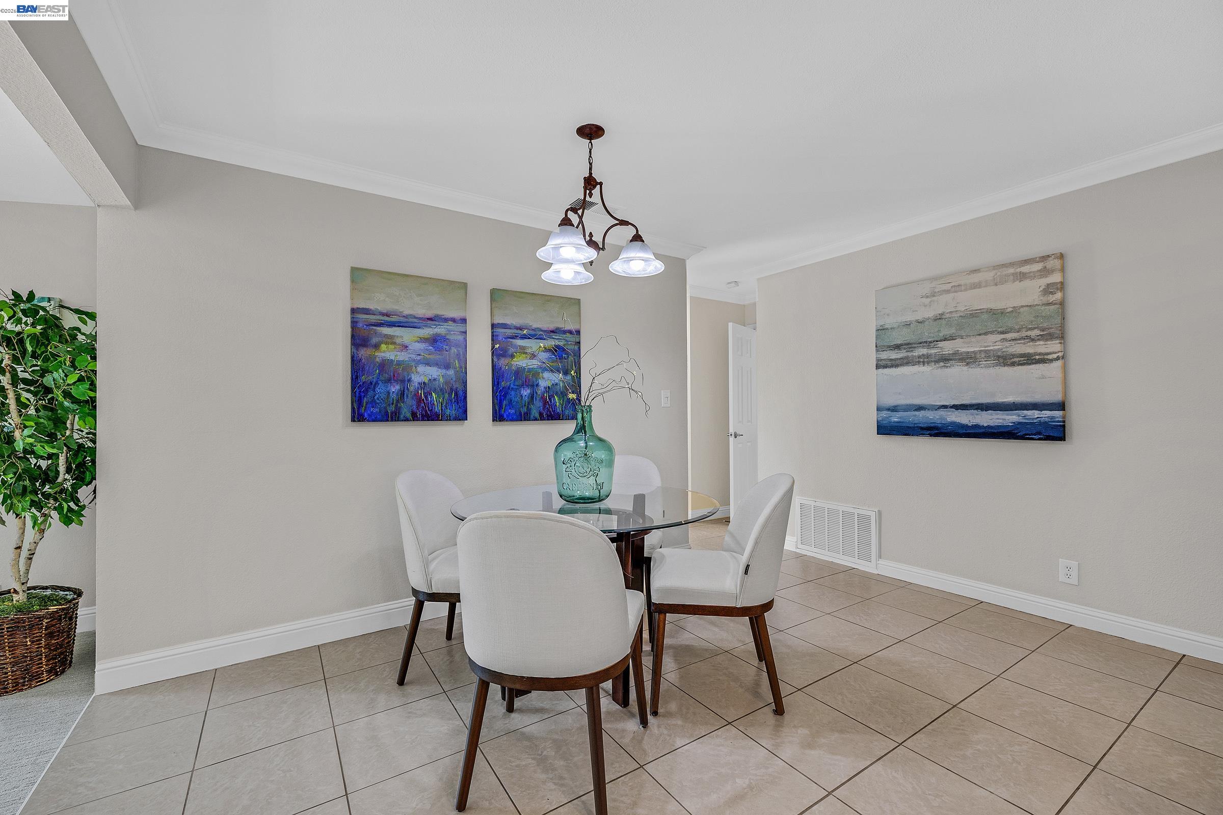 Detail Gallery Image 10 of 27 For 4061 Holland Dr, Pleasanton,  CA 94588 - 3 Beds | 2 Baths