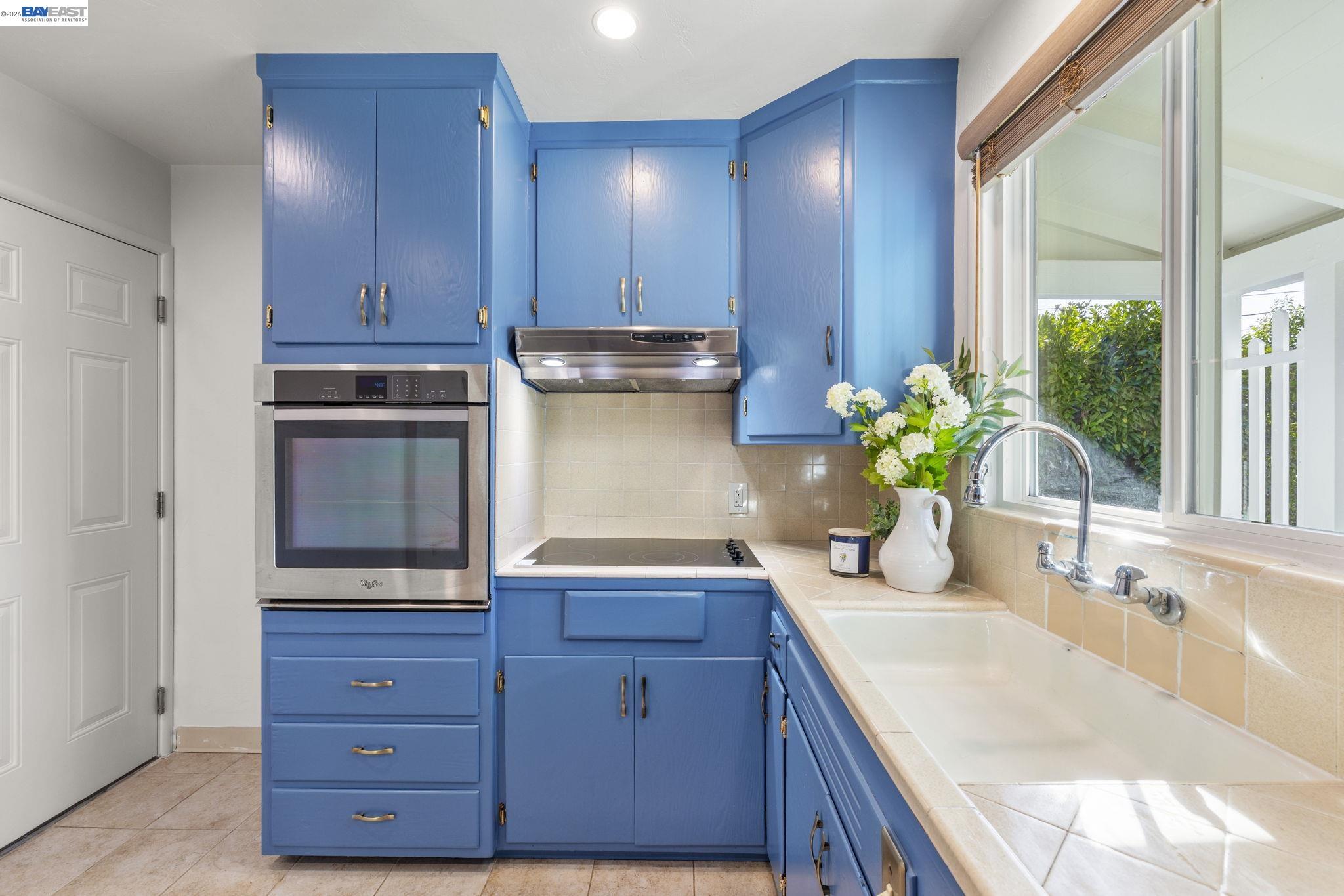 Detail Gallery Image 13 of 34 For 1726 137th Ave, San Leandro,  CA 94578 - 2 Beds | 1 Baths