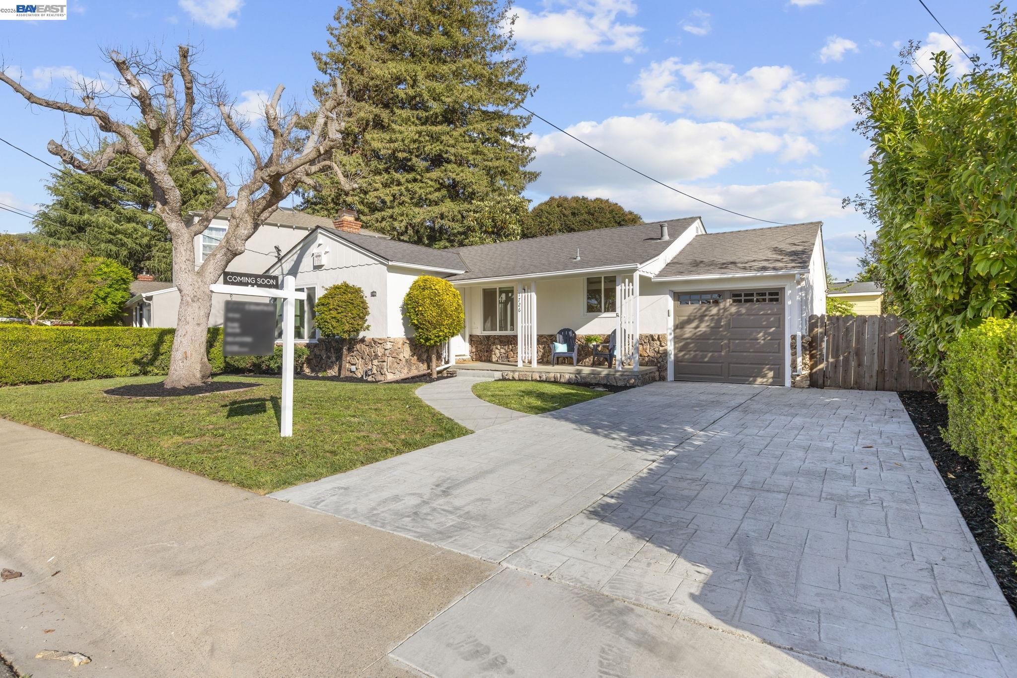 Detail Gallery Image 3 of 34 For 1726 137th Ave, San Leandro,  CA 94578 - 2 Beds | 1 Baths