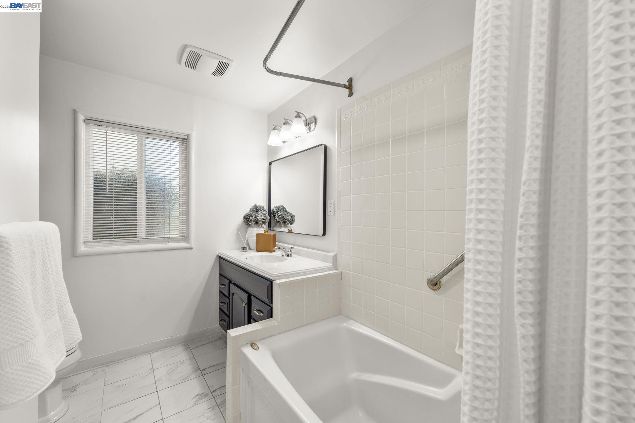 Detail Gallery Image 21 of 34 For 1726 137th Ave, San Leandro,  CA 94578 - 2 Beds | 1 Baths