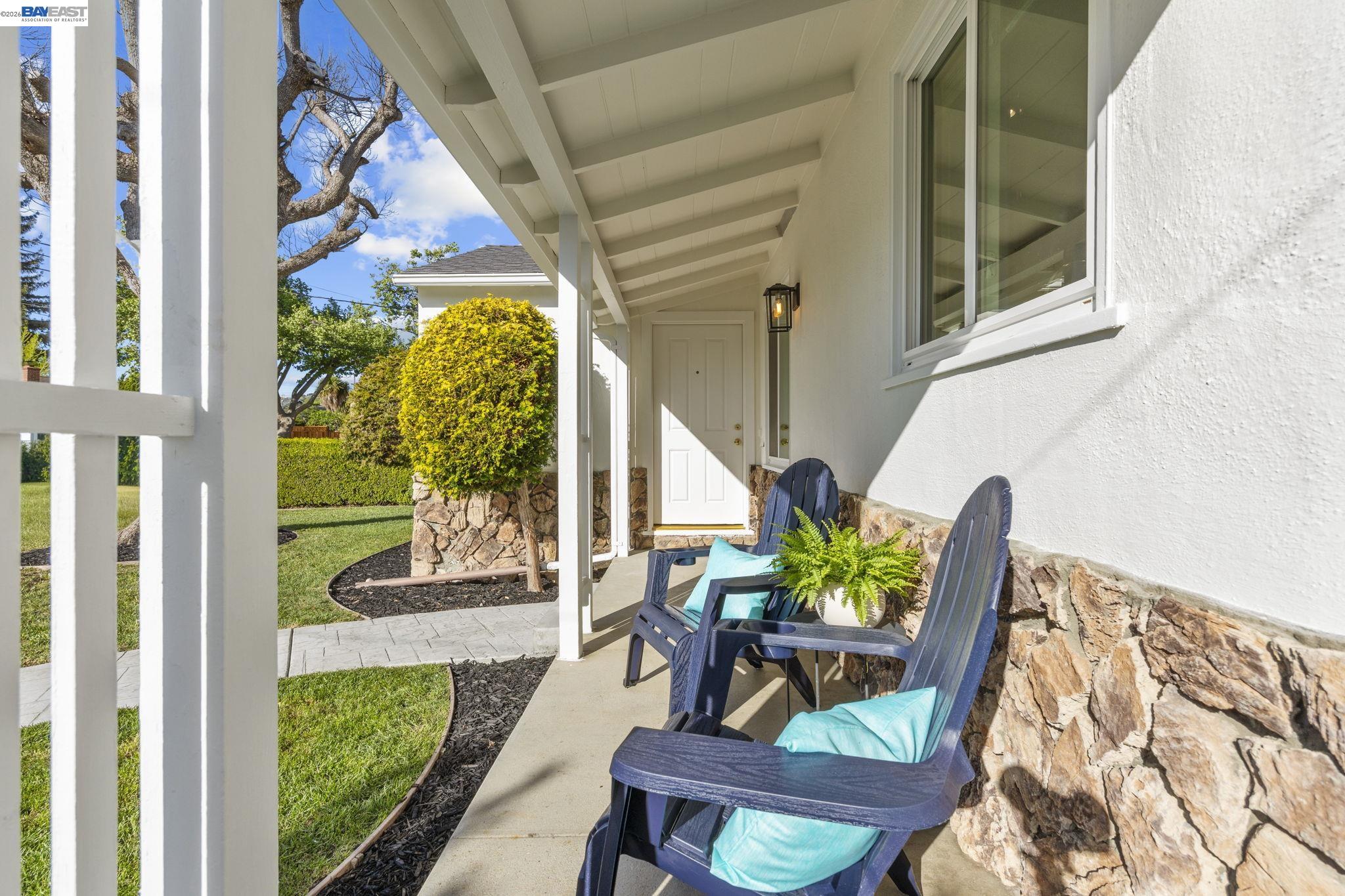 Detail Gallery Image 5 of 34 For 1726 137th Ave, San Leandro,  CA 94578 - 2 Beds | 1 Baths