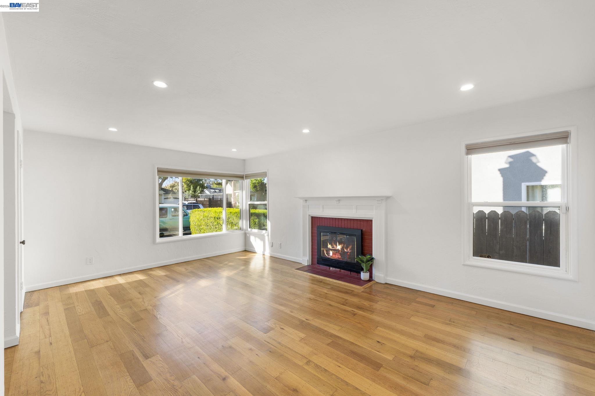 Detail Gallery Image 7 of 34 For 1726 137th Ave, San Leandro,  CA 94578 - 2 Beds | 1 Baths